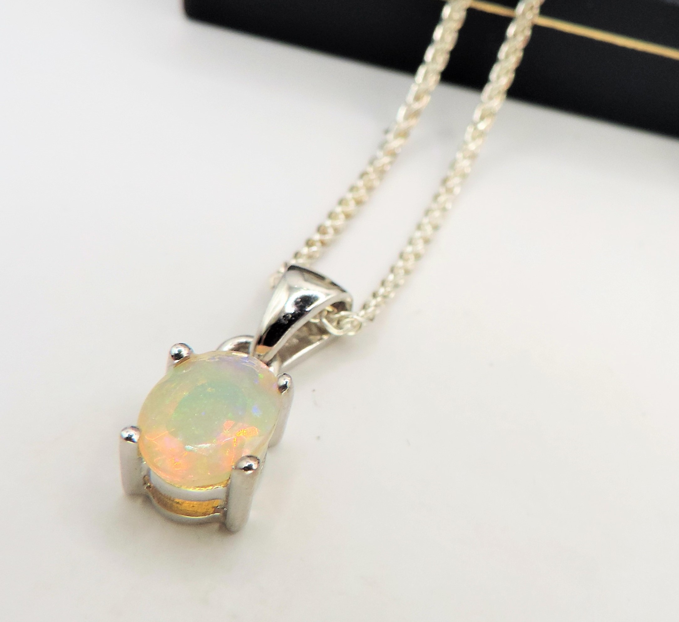 Sterling Silver 2.5CT Opal Pendant Necklace New with Gift Pouch - Image 4 of 4