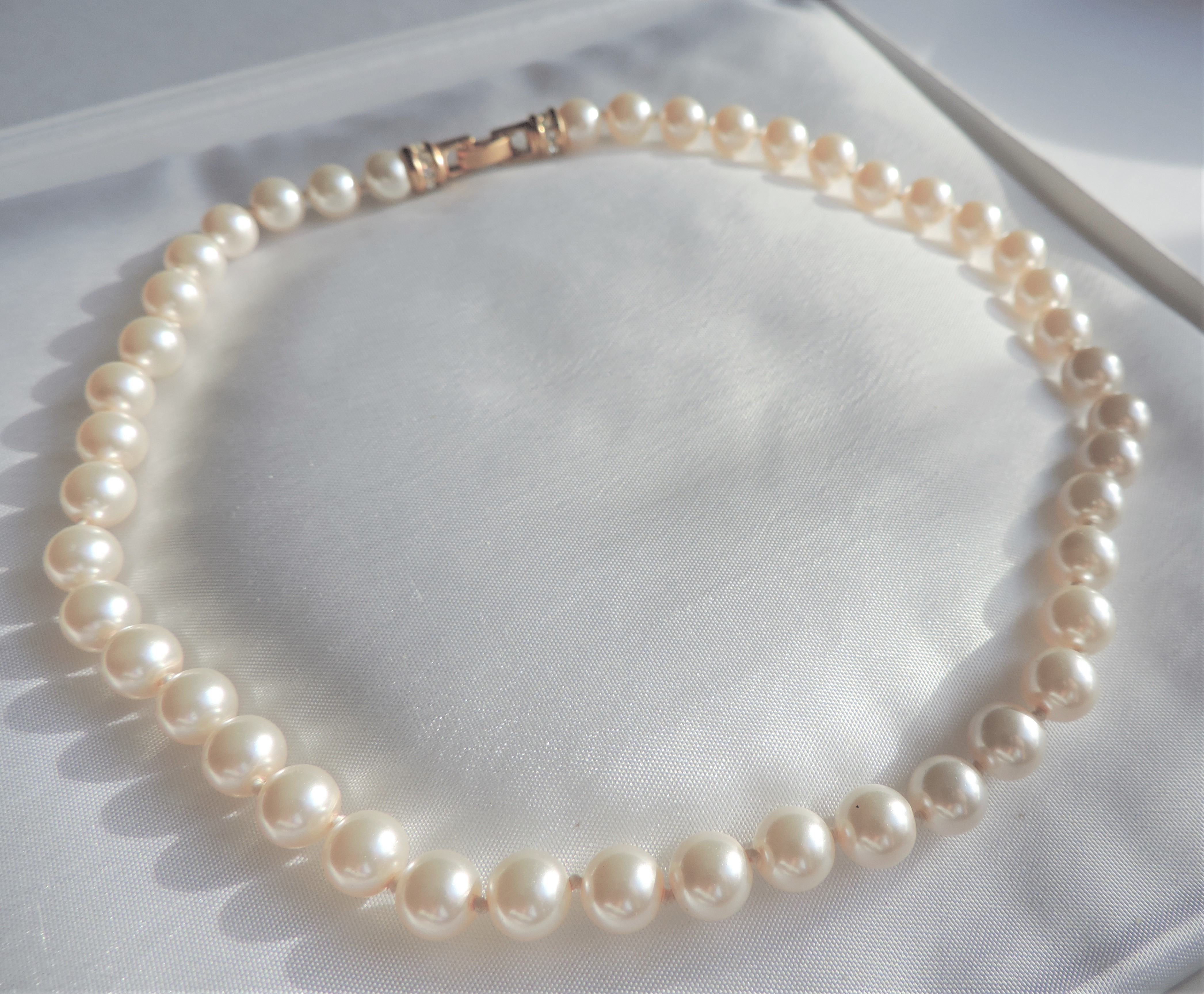 16 inch Pearl Necklace 44 x 8mm Pearls - Image 2 of 4