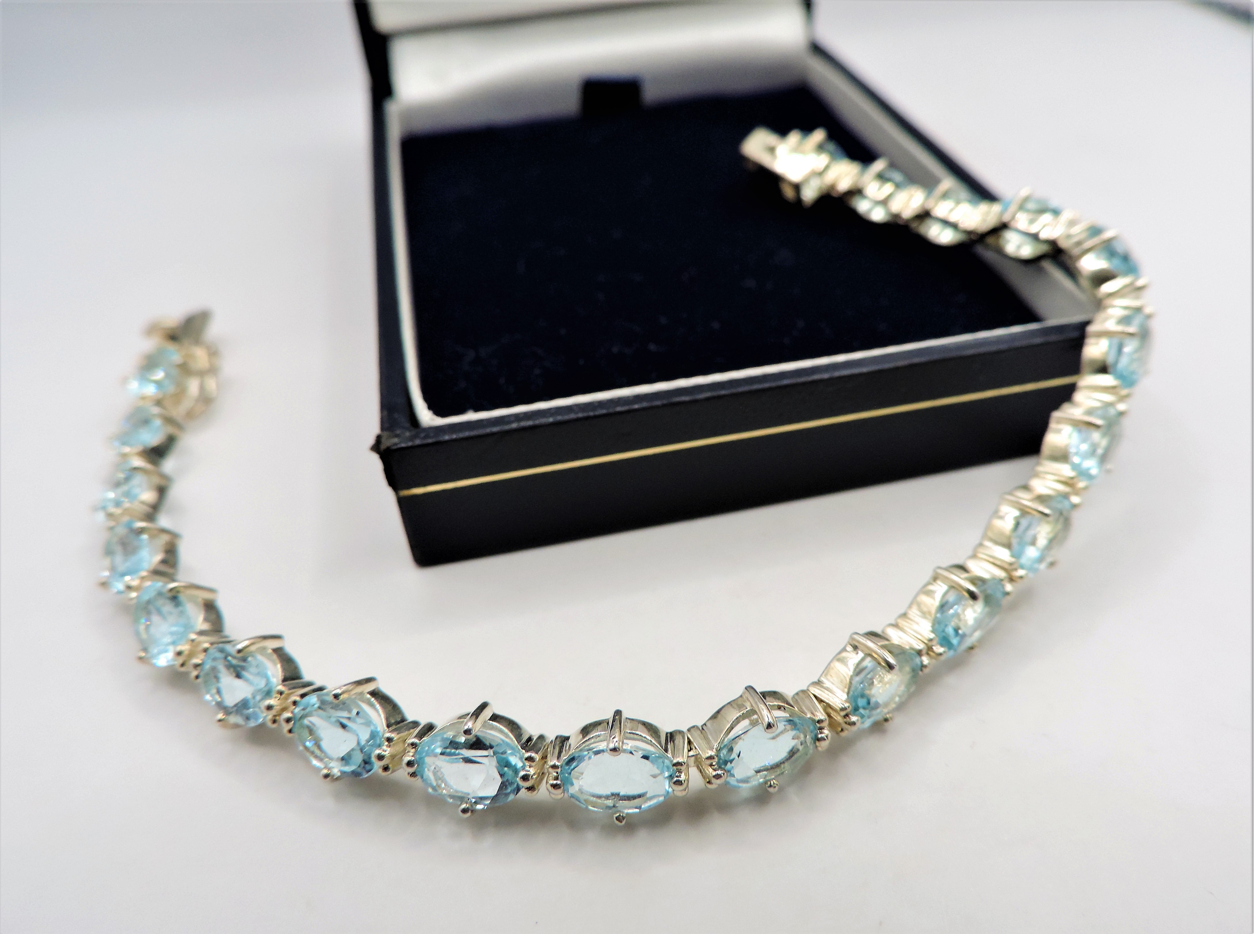 Sterling Silver 22CT Blue Topaz Bracelet 'New' with Gift Box - Image 2 of 6