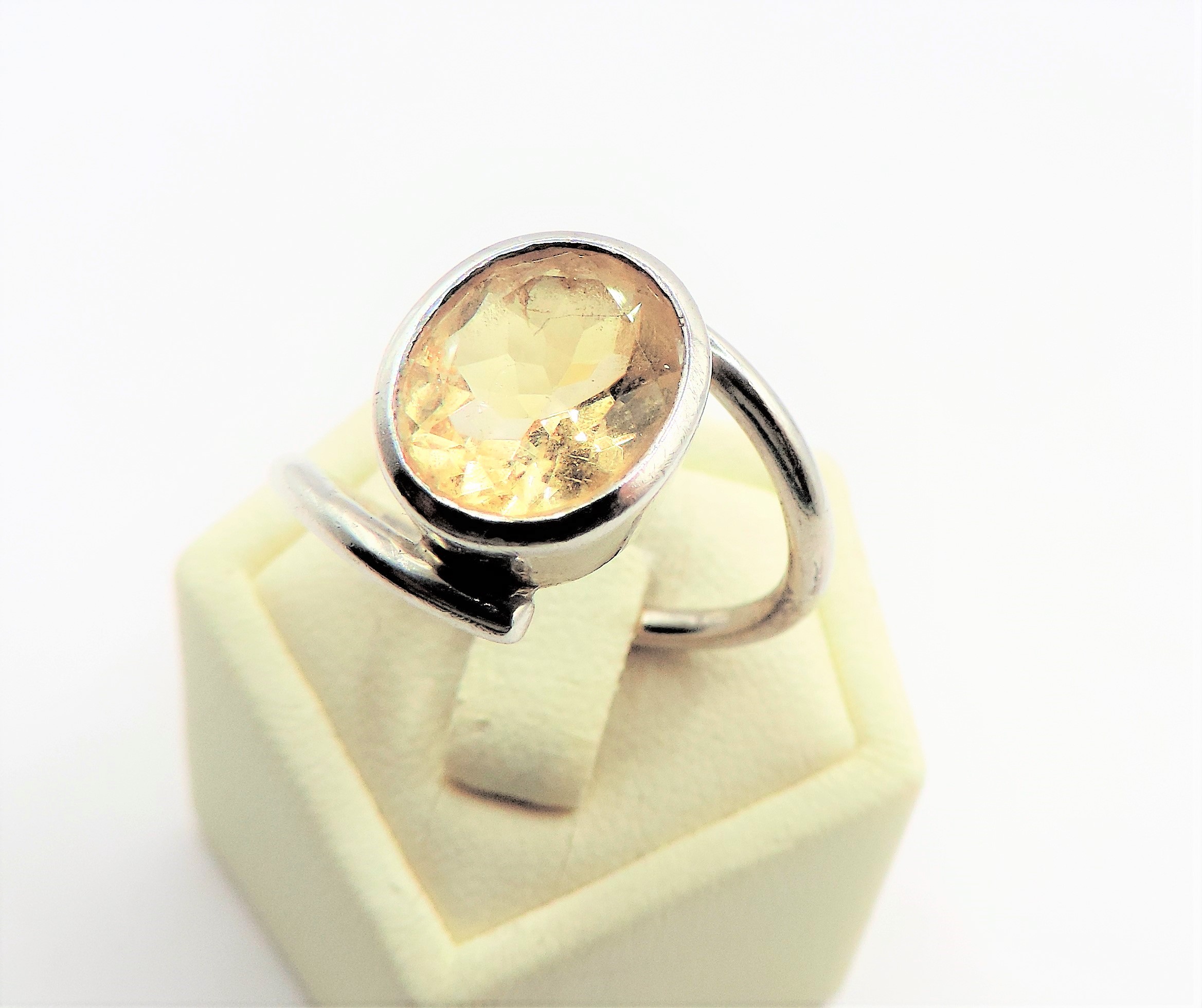 Retro Circa 1970's Hand Made Sterling Silver 3CT Solitaire Citrine Ring