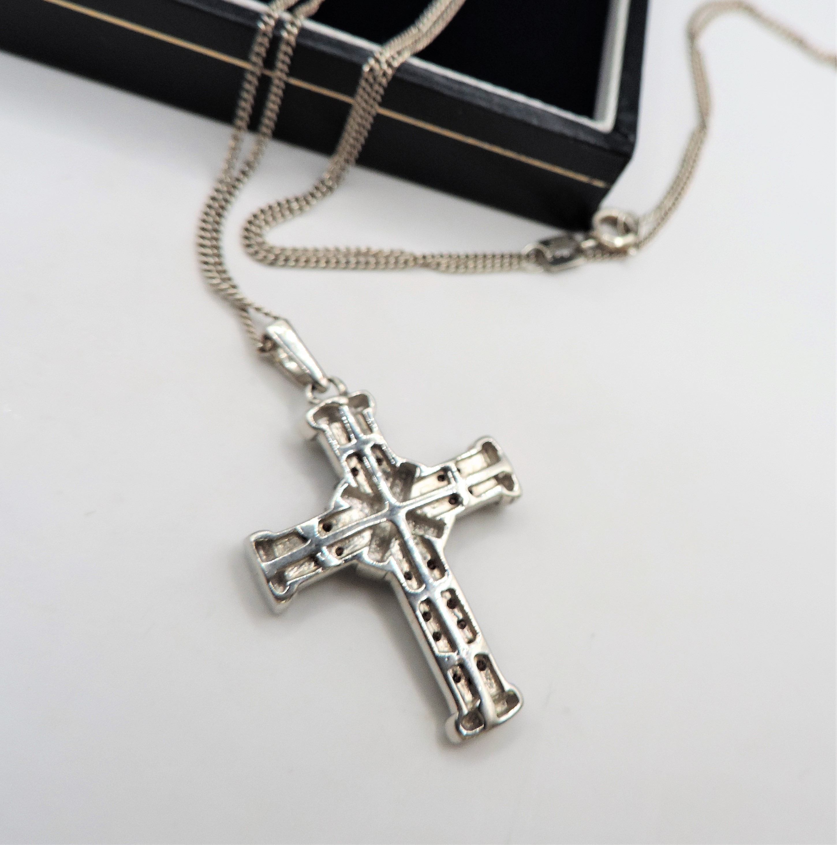 Platinum on Silver Cognac Diamond Cross Pendant Necklace 'New' with Gift Box - Image 3 of 3