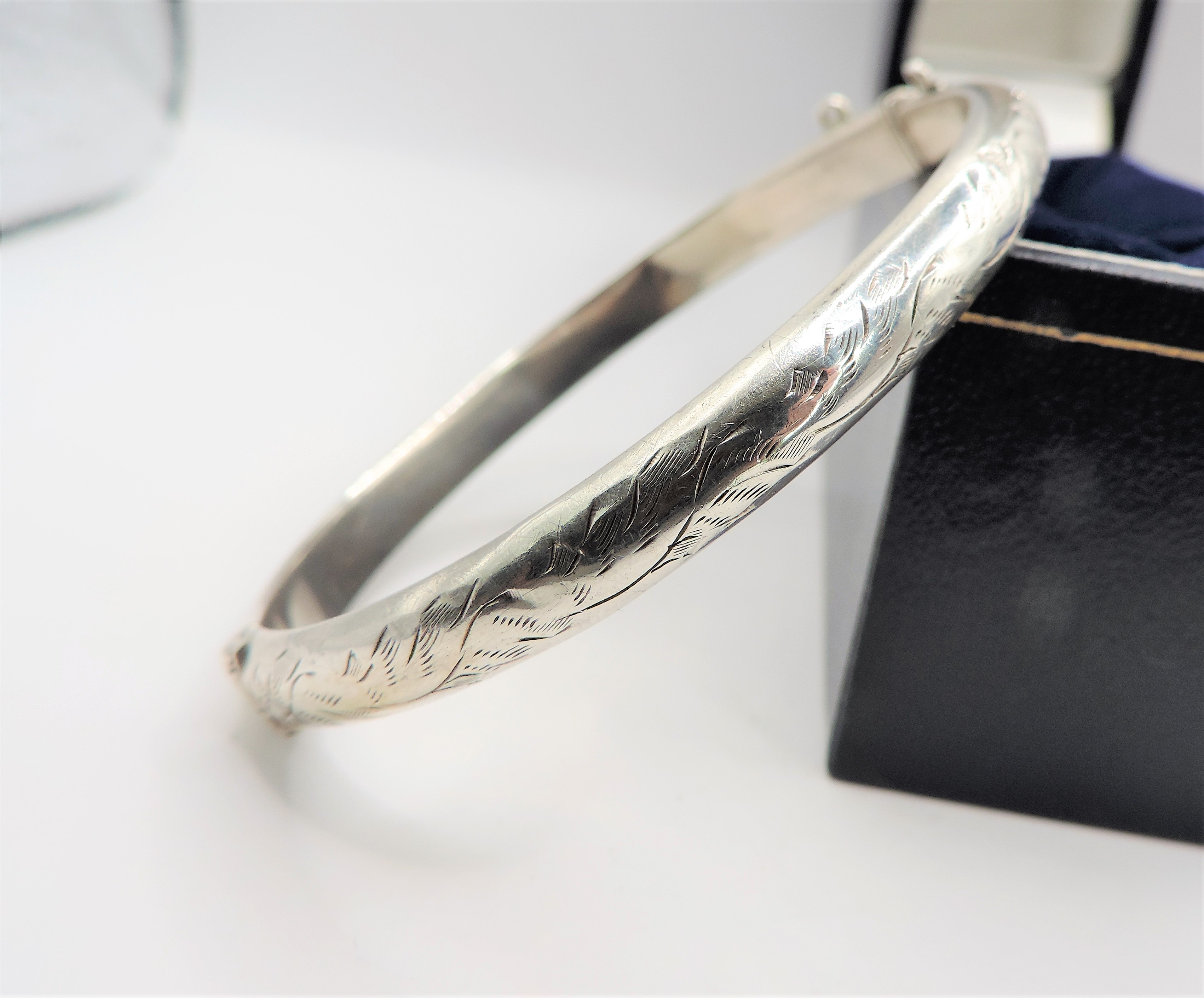 Vintage Sterling Silver Hinged Bangle