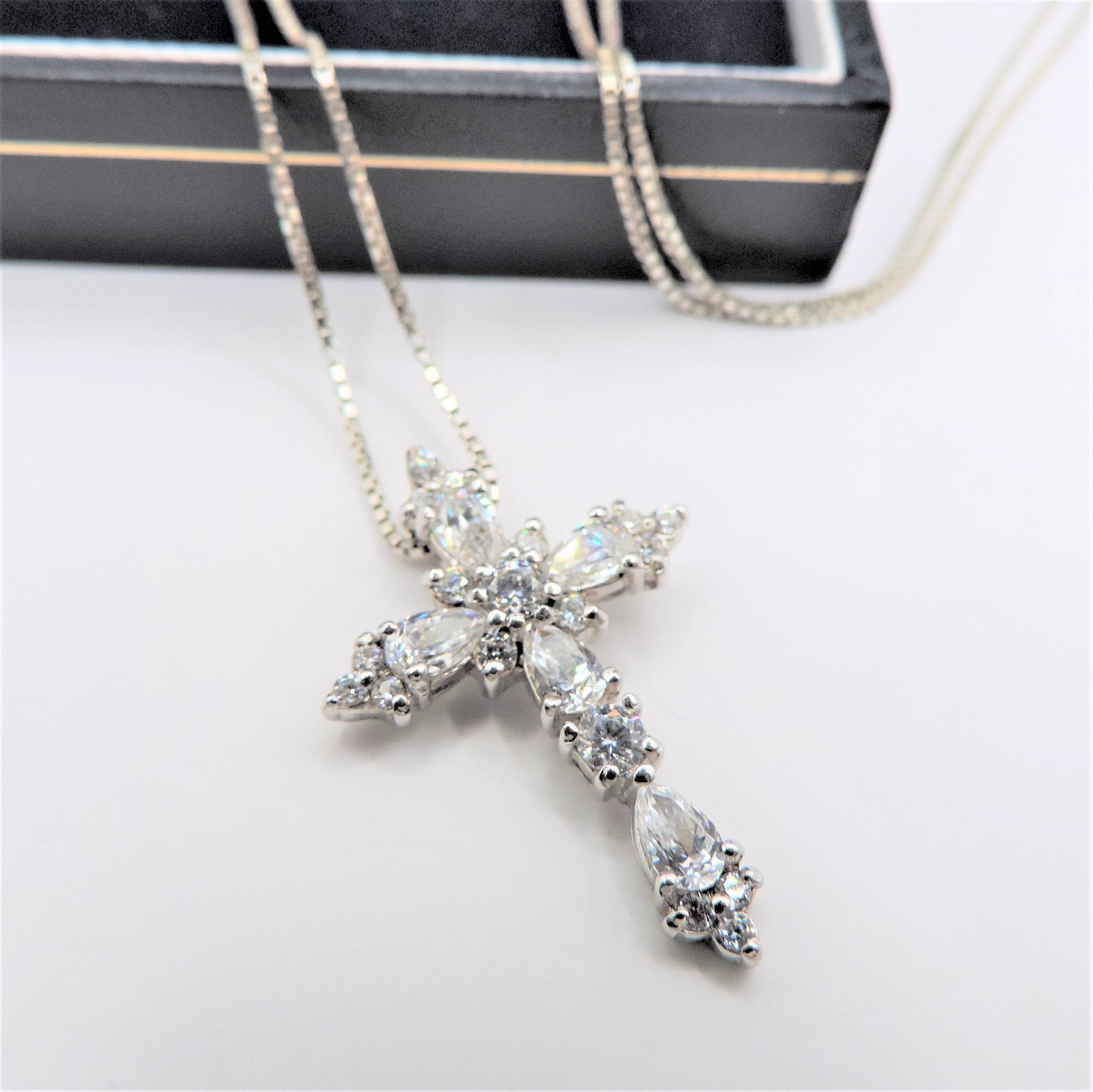 Sterling Silver Cubic Zirconia Cross Pendant Necklace New with Gift Pouch
