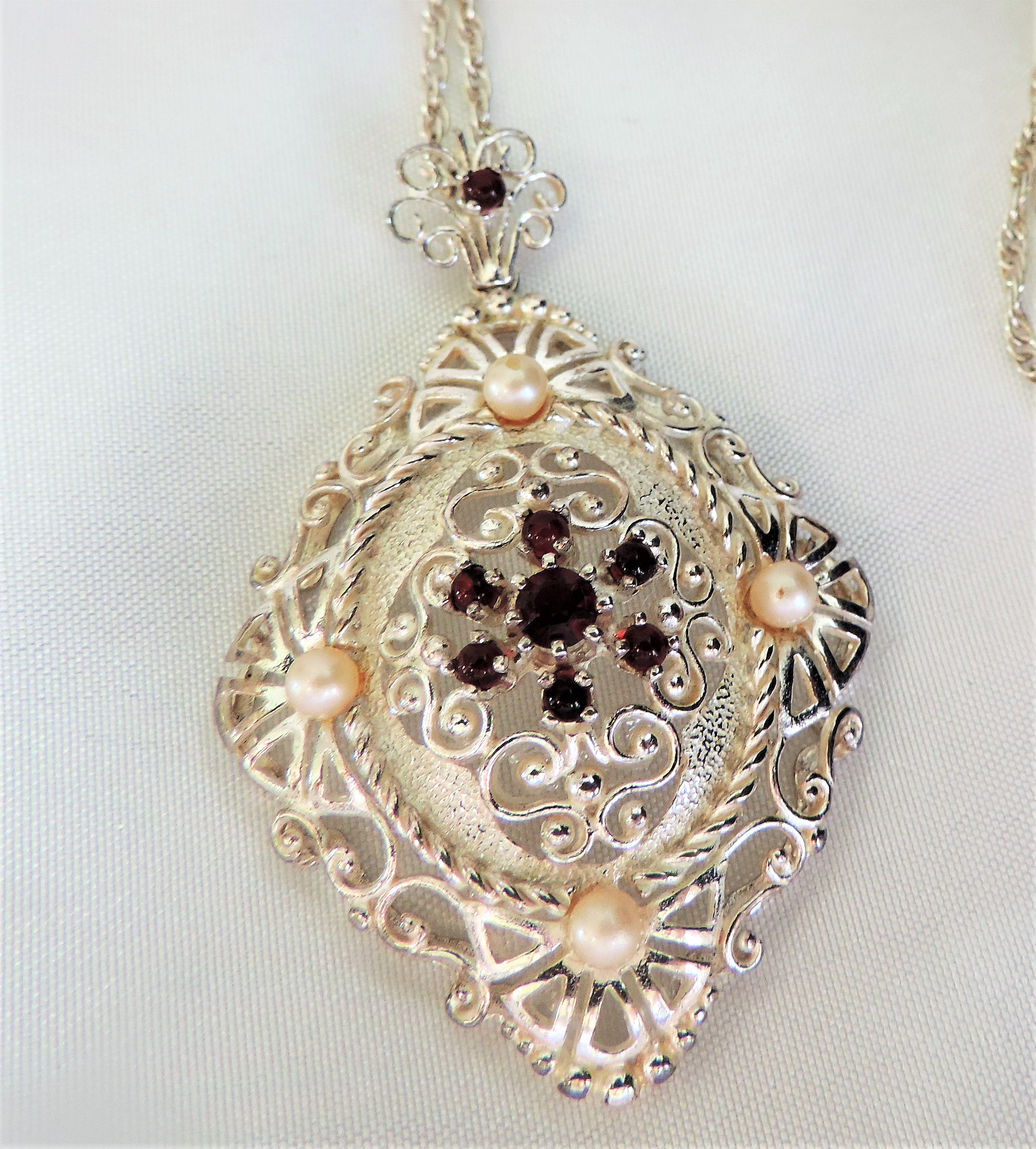 Sterling Silver Pearl & Garnet Pendant Necklace - Image 4 of 4