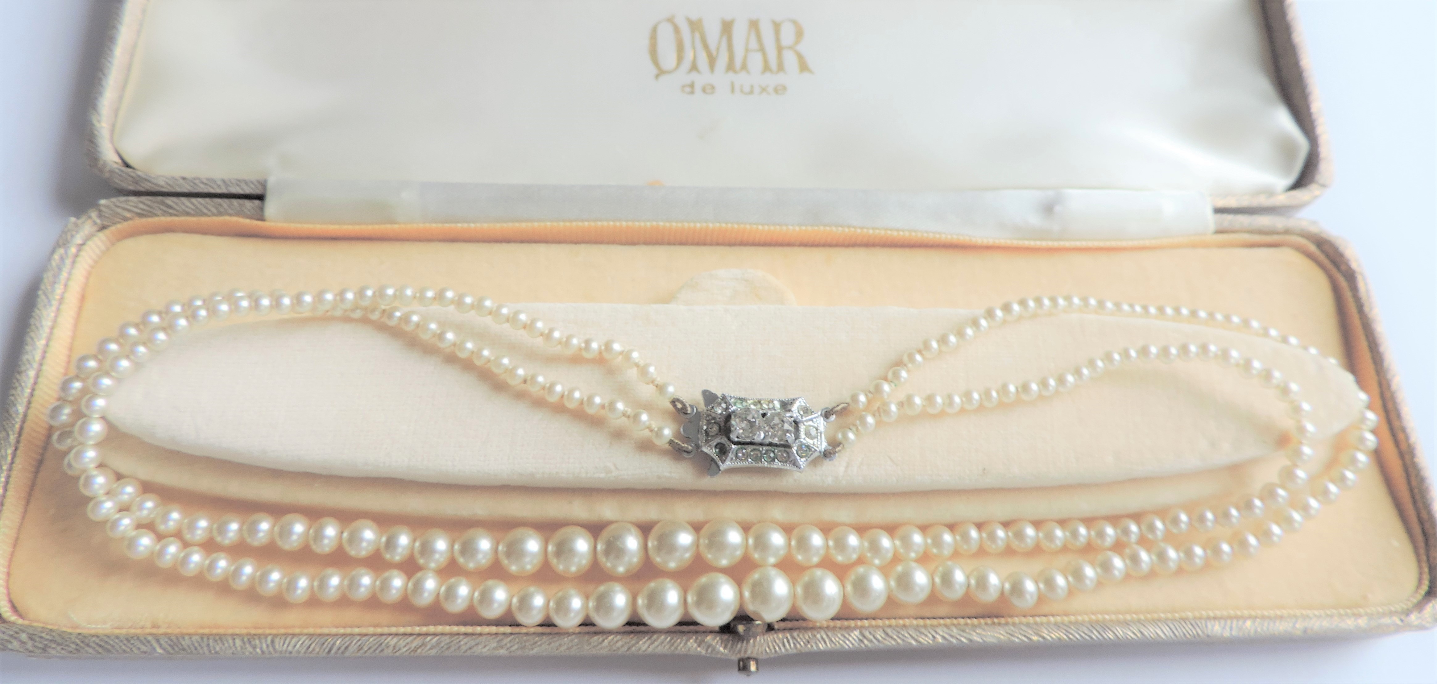 Vintage 16 inch Double Strand Pearl Necklace in Presentation Box - Image 3 of 3