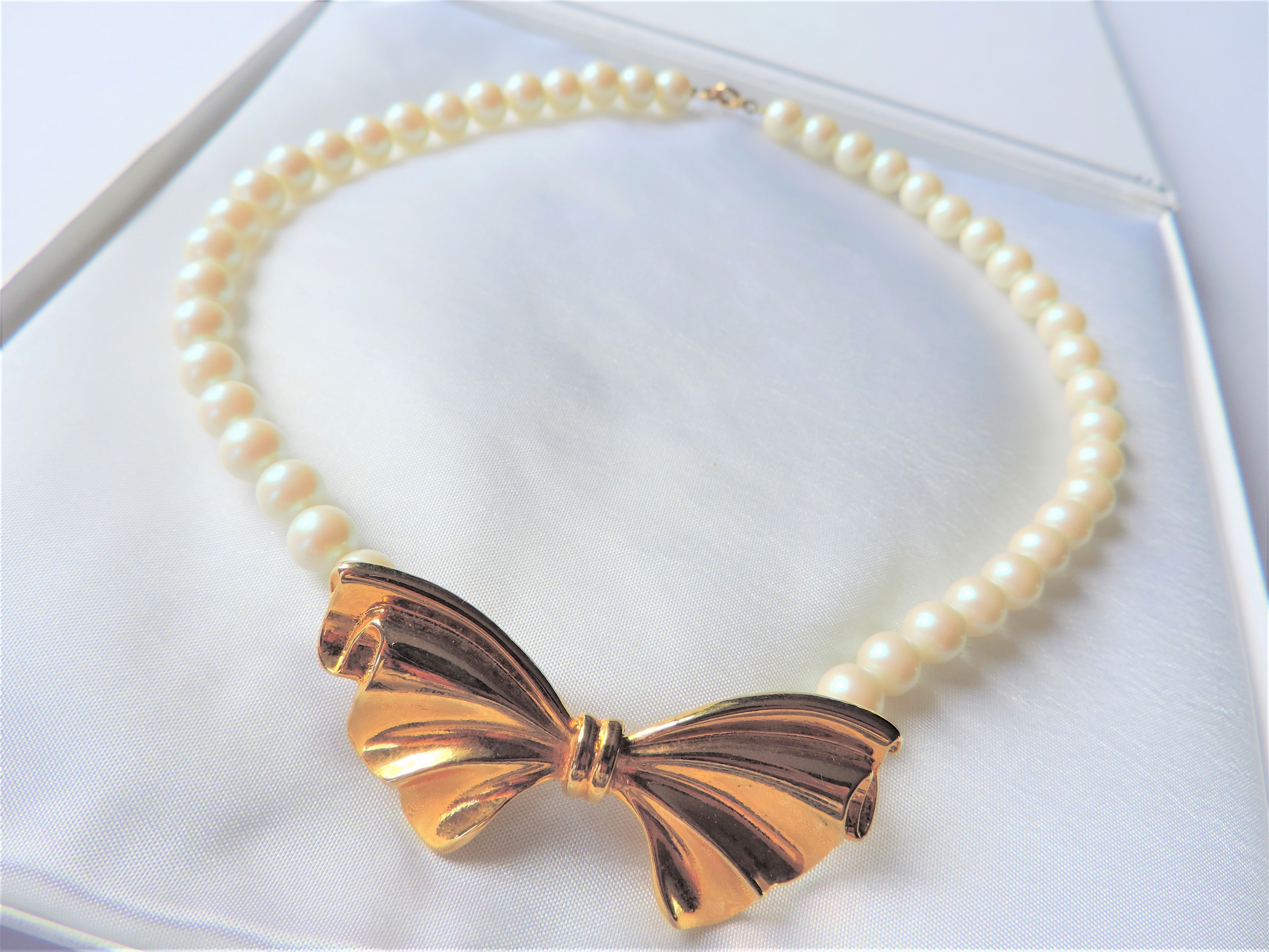 Single Strand Pearl Necklace - Image 2 of 3