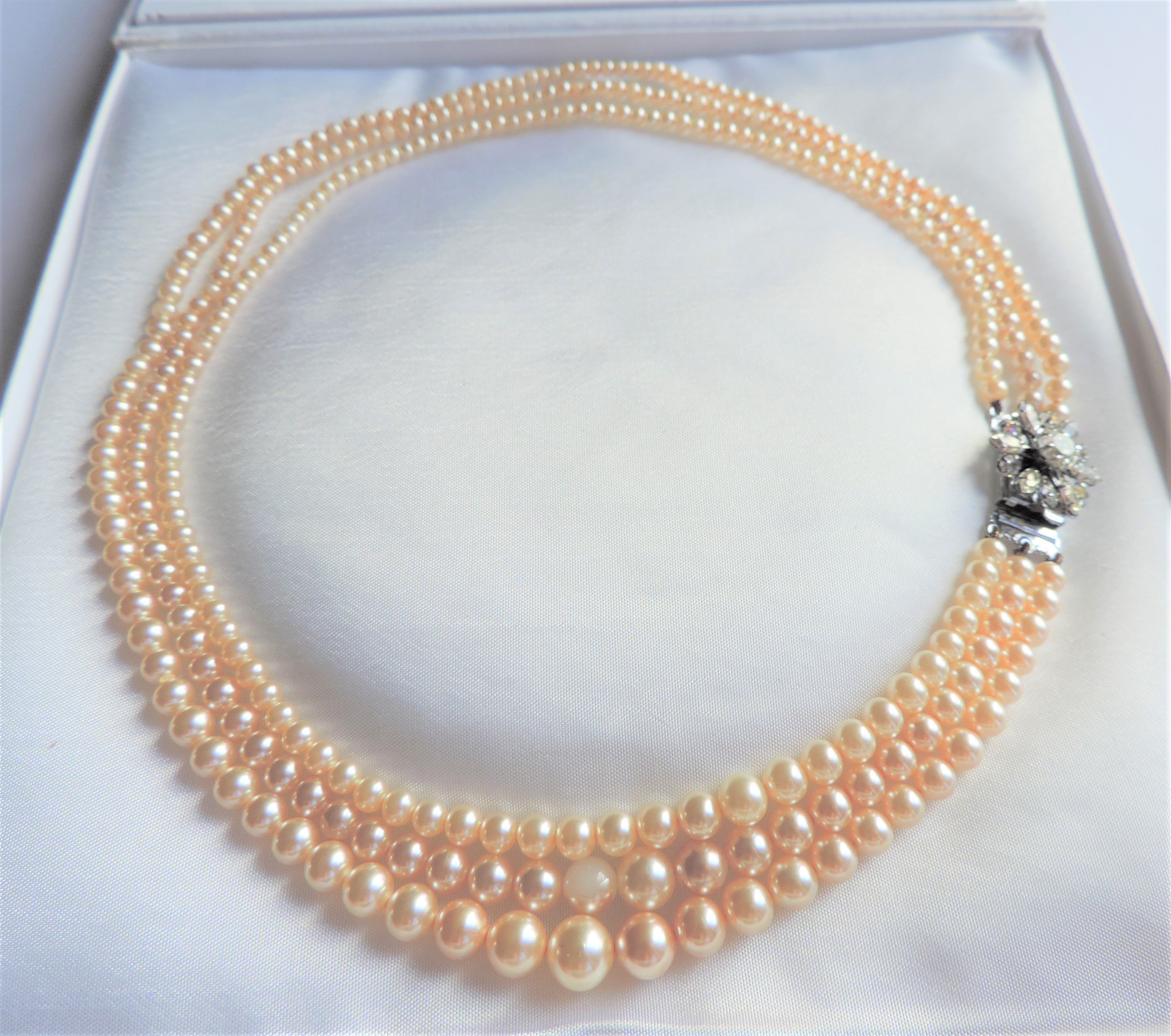 Vintage Triple Strand Pearl Necklace - Image 2 of 6