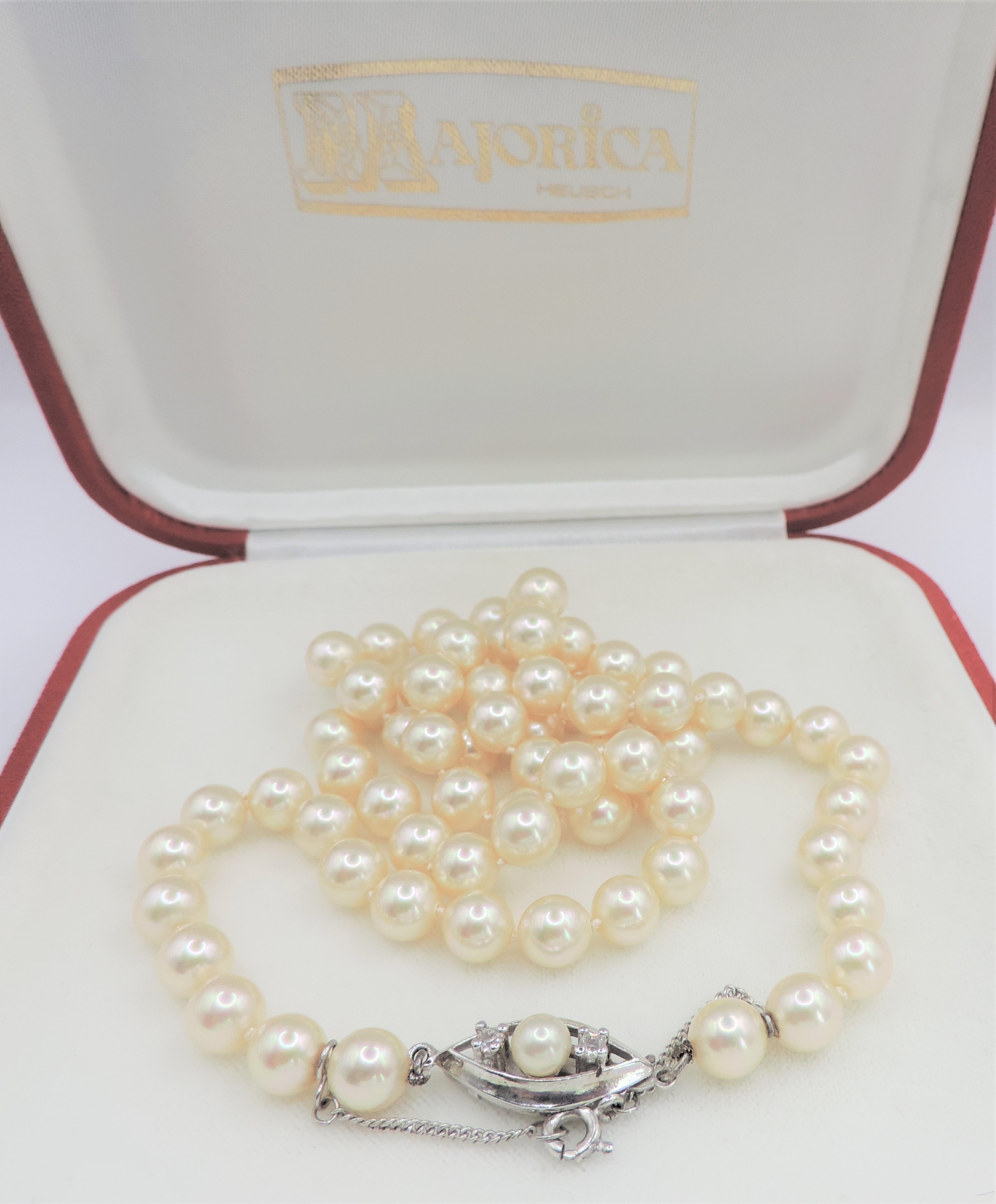 22 inch 7mm Majorica Pearl Necklace Silver Clasp with Gift Box