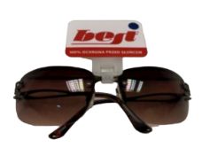 40 x Assorted Fashion Sunglasses