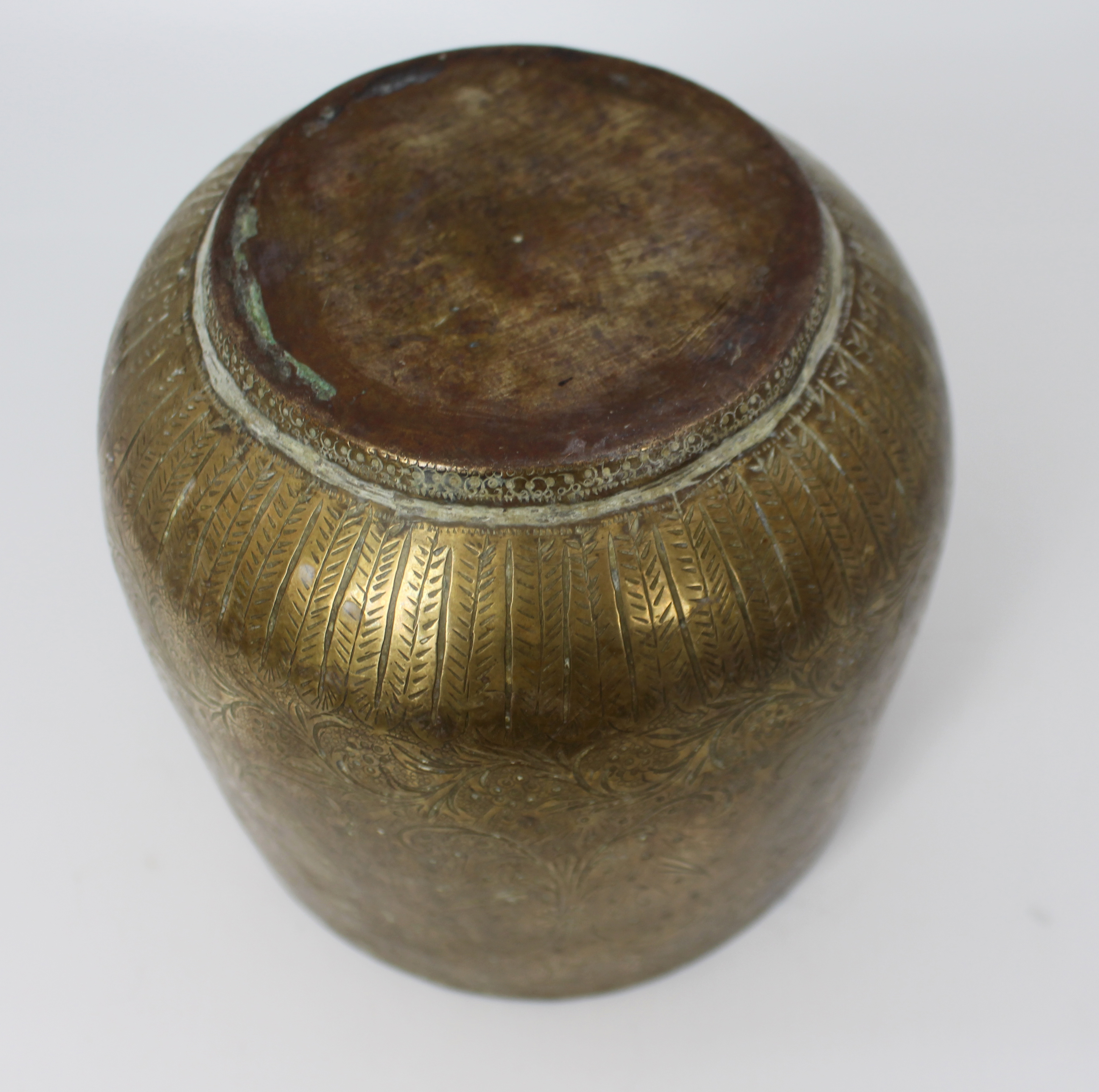 Antique Engraved Indian Brass Jardiniere Pot - Image 2 of 2