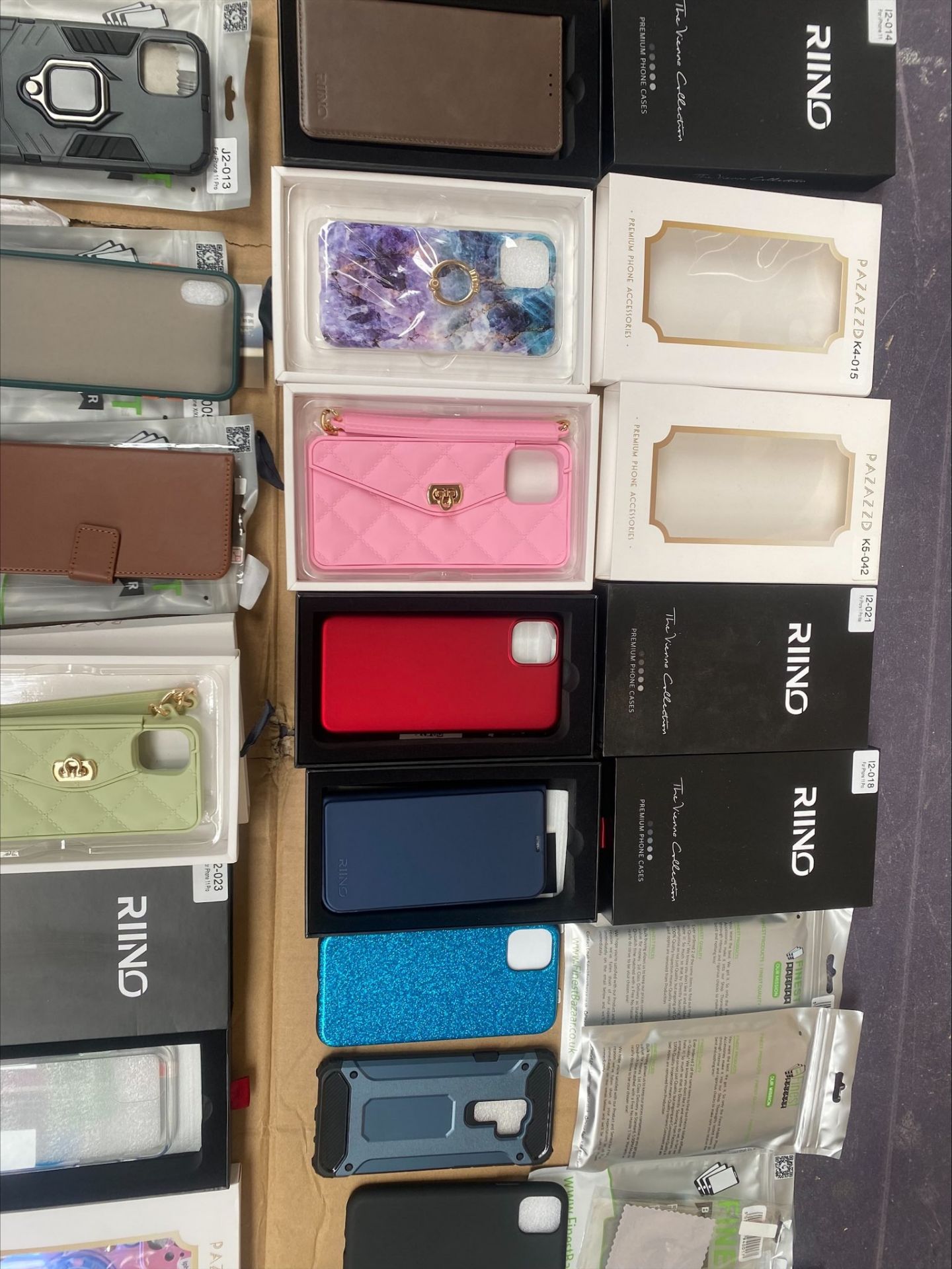 Job Lot 5K Units iPhone, Samsung, Air Pod, Apple Watch, Charging Cables, Phone Cover Accessories - Image 4 of 20
