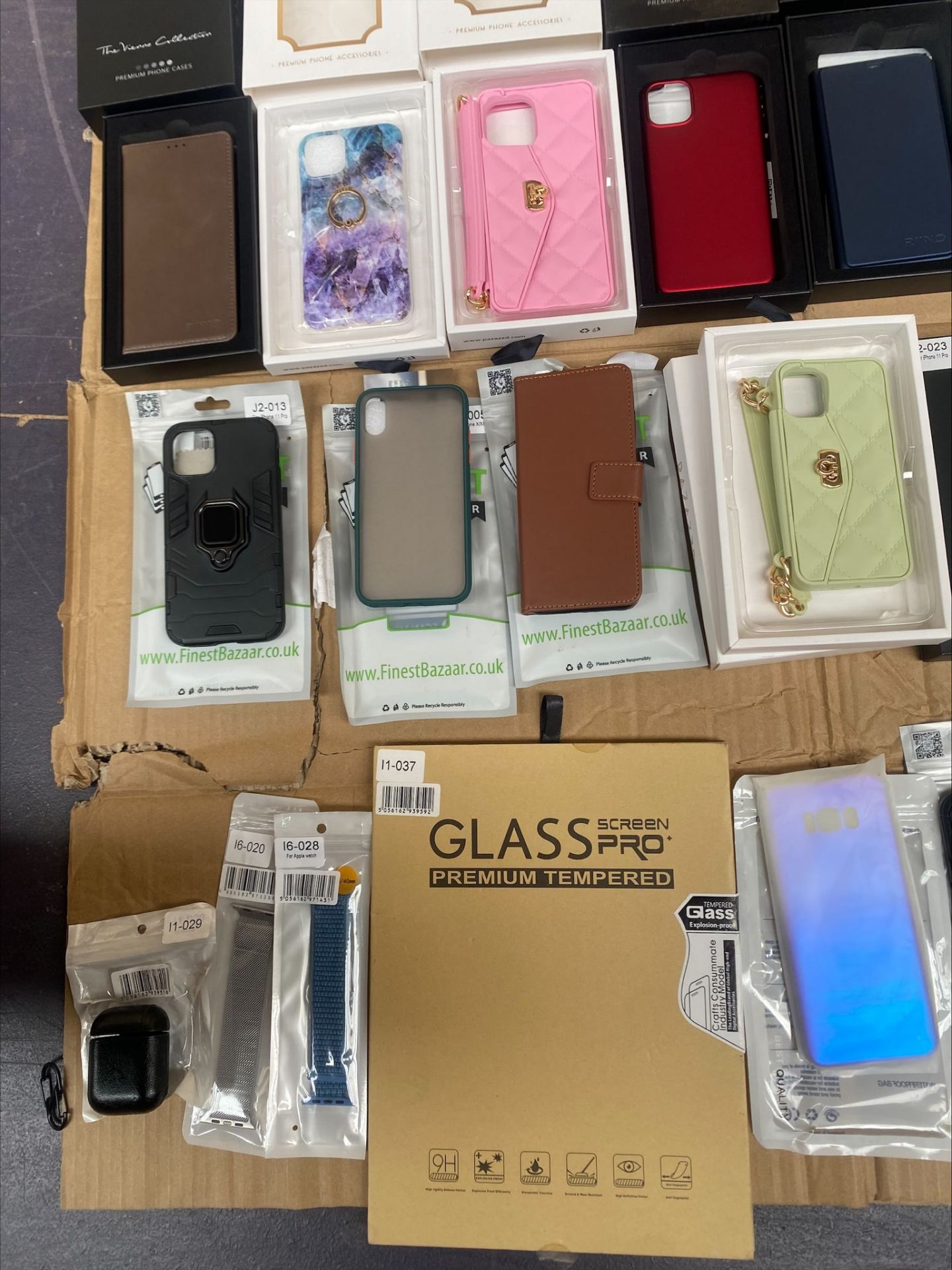 Pallet of New iPhone, Samsung, Airpod, Apple Watch, Charging Cables, Cases, Covers & Accessories - Image 4 of 14