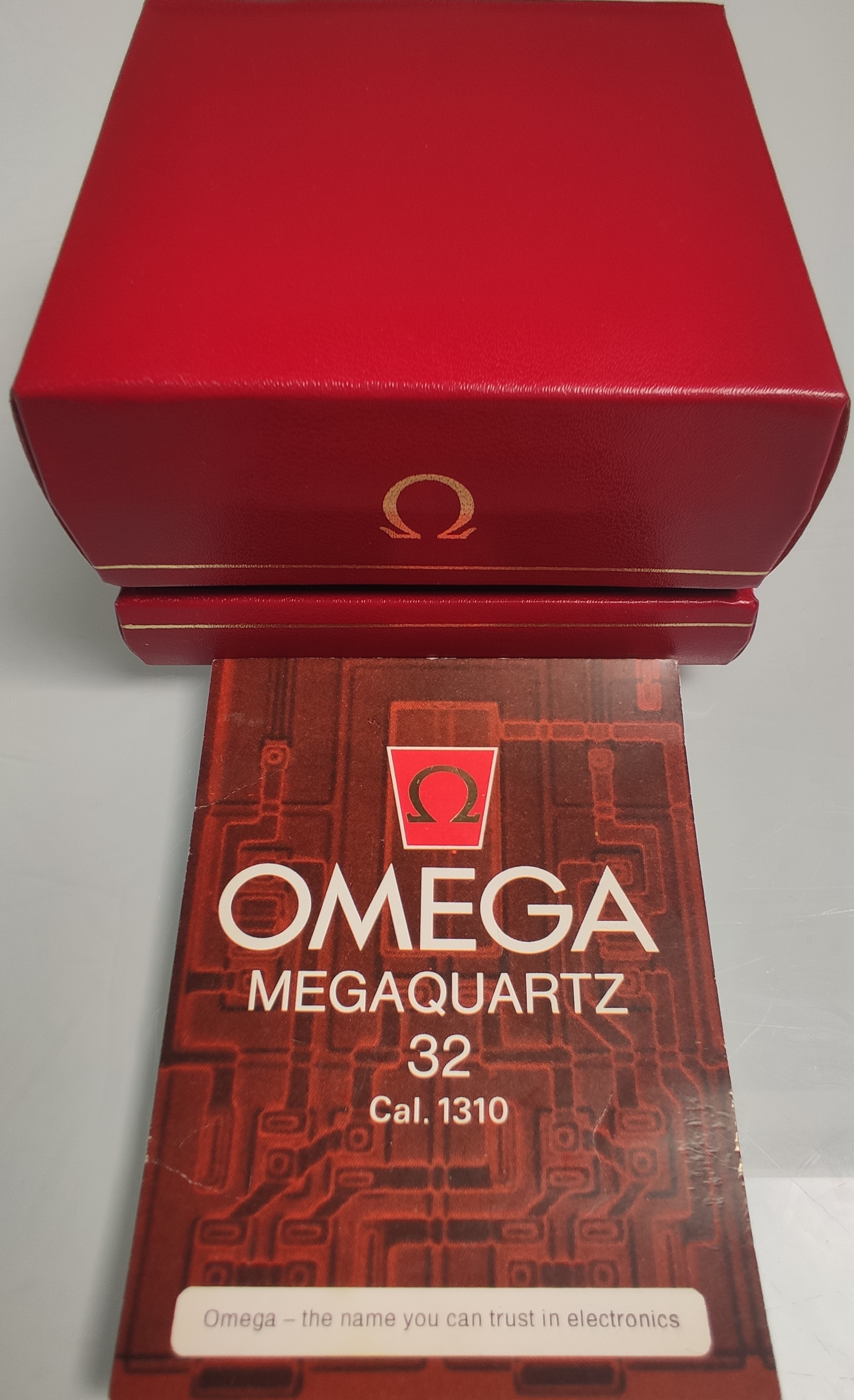 Omega Megaquartz 32 Gentlemans Watch Circa 1974 With Very Rare Gold plated Omega Strap. - Image 2 of 8
