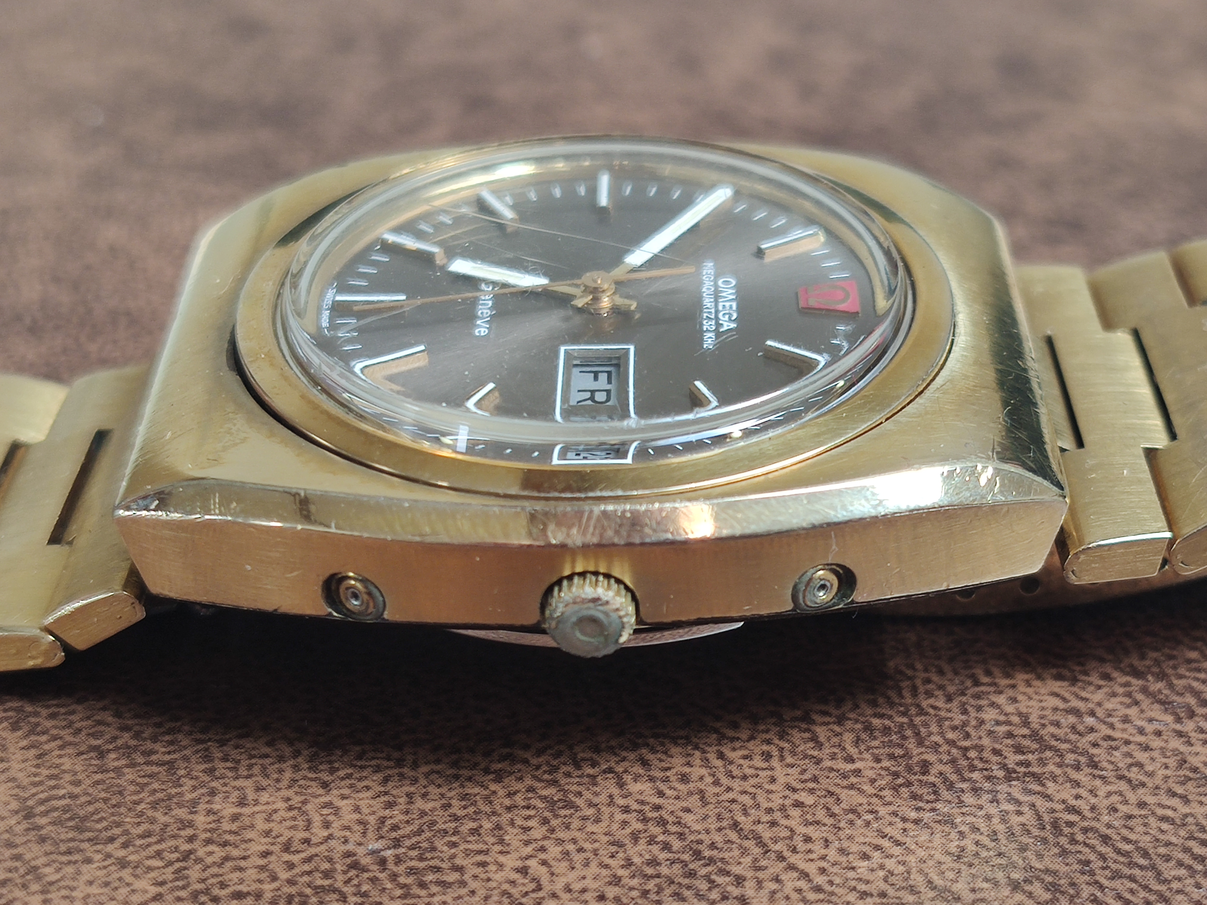 Omega Megaquartz 32 Gentlemans Watch Circa 1974 With Very Rare Gold plated Omega Strap. - Image 6 of 8