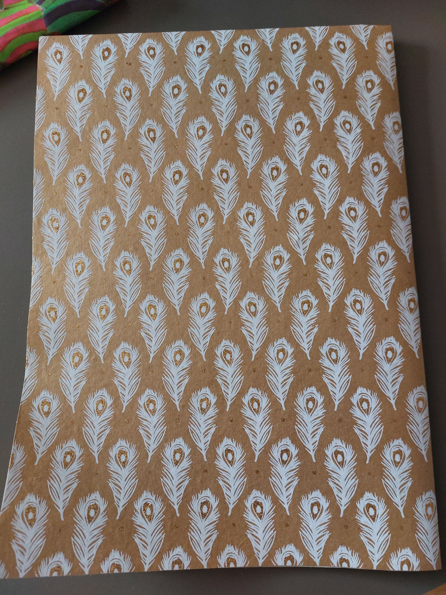 Gold Peacock Feather High Quality Wrapping Paper RRP £550. 200 Sheets - Bild 2 aus 2