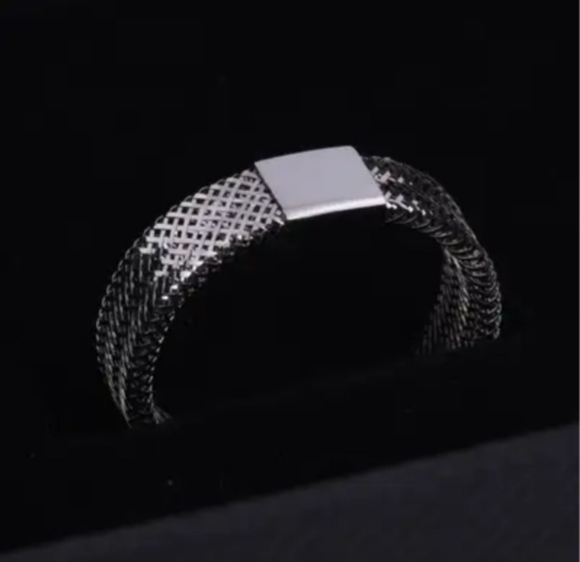 NEW! Italian Made - 9K White Gold Stretchable Ring