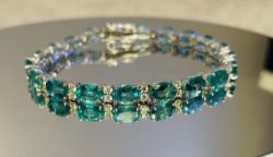 Beautiful 14.5ct Natural Emerald Bracelet With Natural Diamonds & 18k Gold