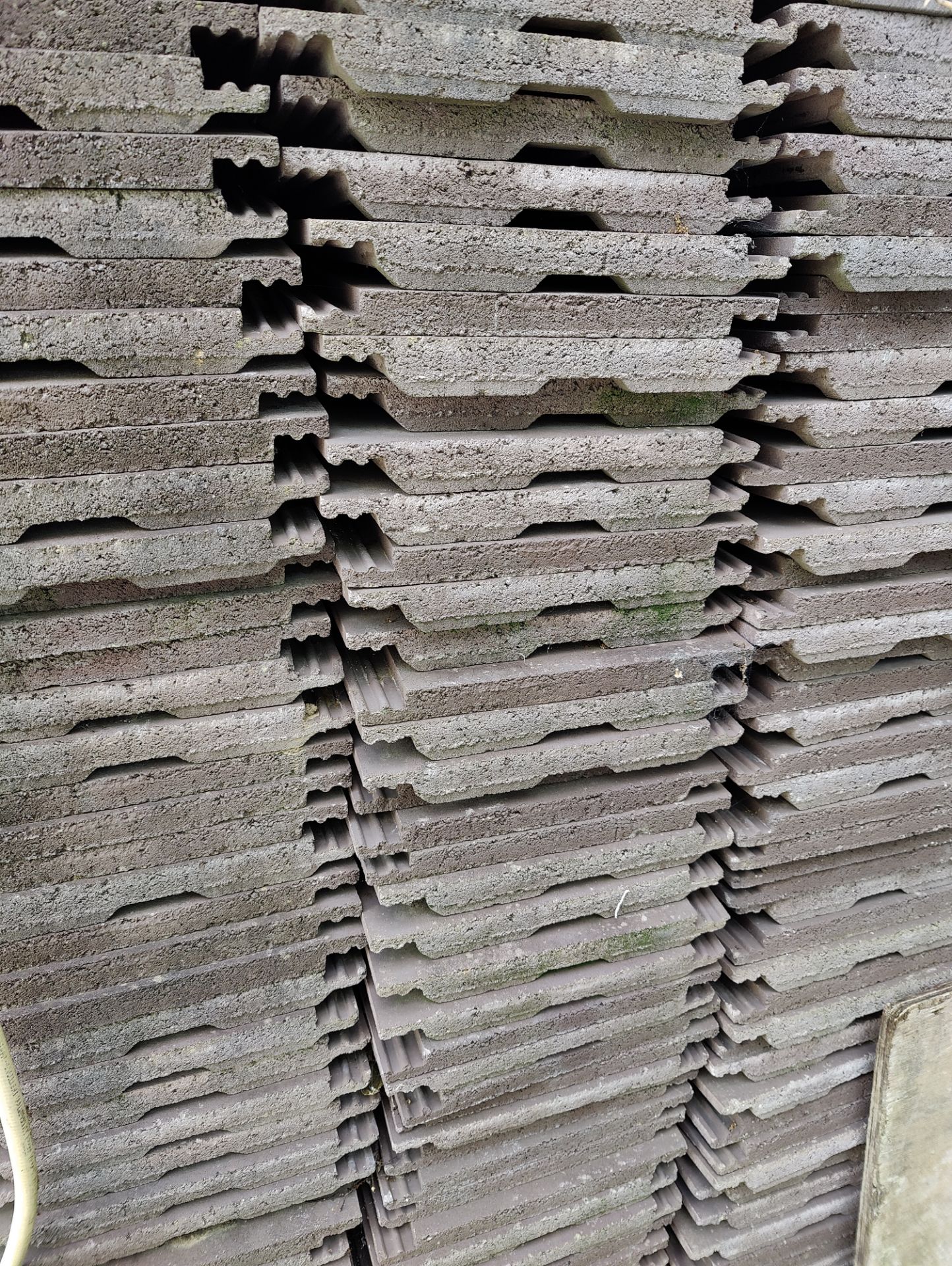 300 x Quinn Concrete Interlocking Roof Tiles In Brown - Image 2 of 3