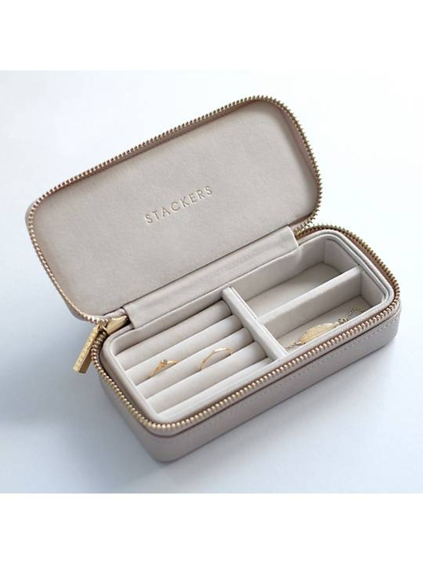 Pallet of Raw Customer Returns - Category - HOMEFURNISHINGS - P100154786 - Image 56 of 78