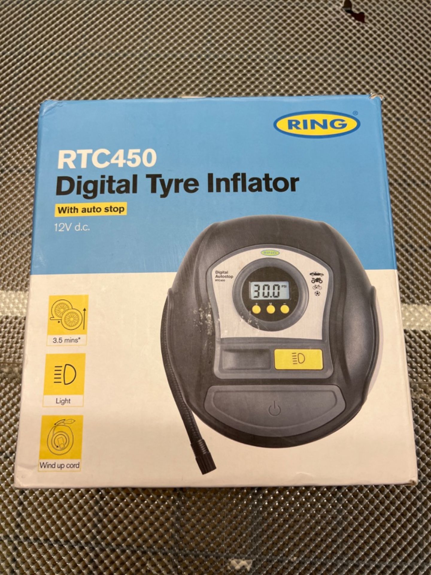 Ring Automotive - RTC450 Digital Tyre Inflator With Auto Stop, Memory, LED Light, Backlit Display - Image 3 of 3