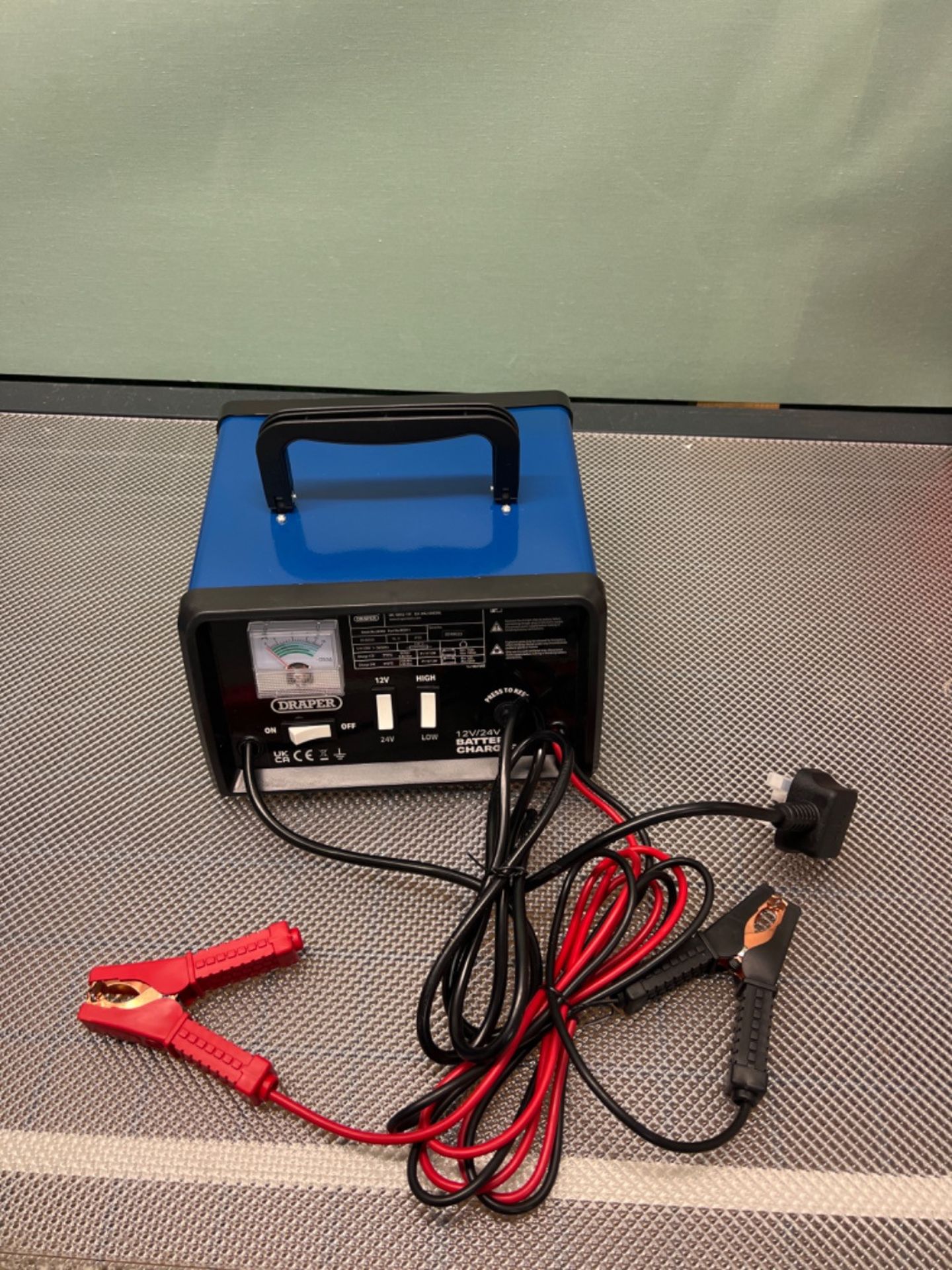 Draper 20493 Battery Charger, 12/24V, 10.3A - Image 2 of 3
