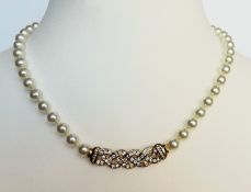 20 Inch Single Strand Pearl & Crystal Necklace