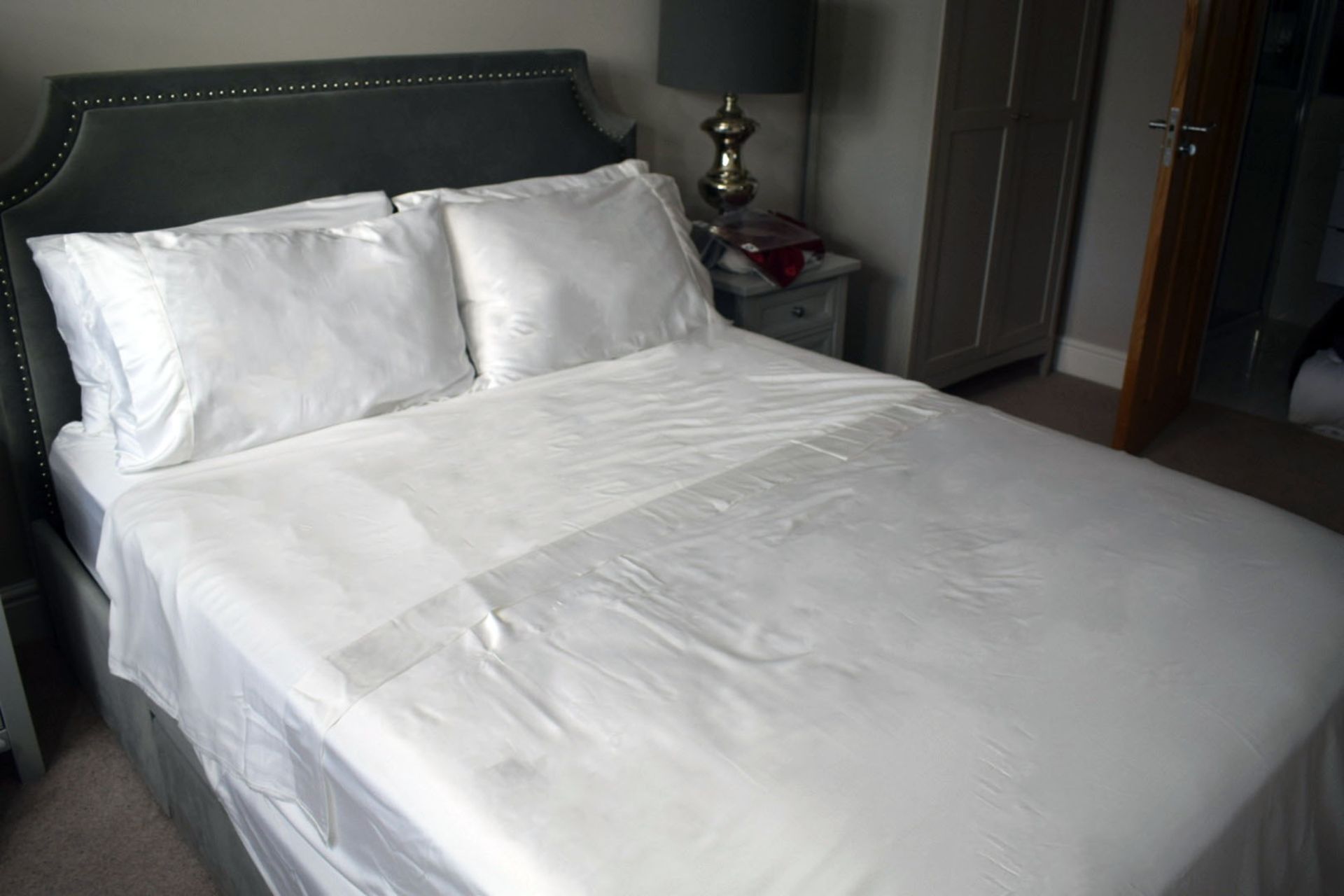 6 x White Bamboo Bed Linen Set (Double) - Duvet Cover, Fitted Sheet, Flat Sheet, 2 Pillowcases - Image 6 of 9