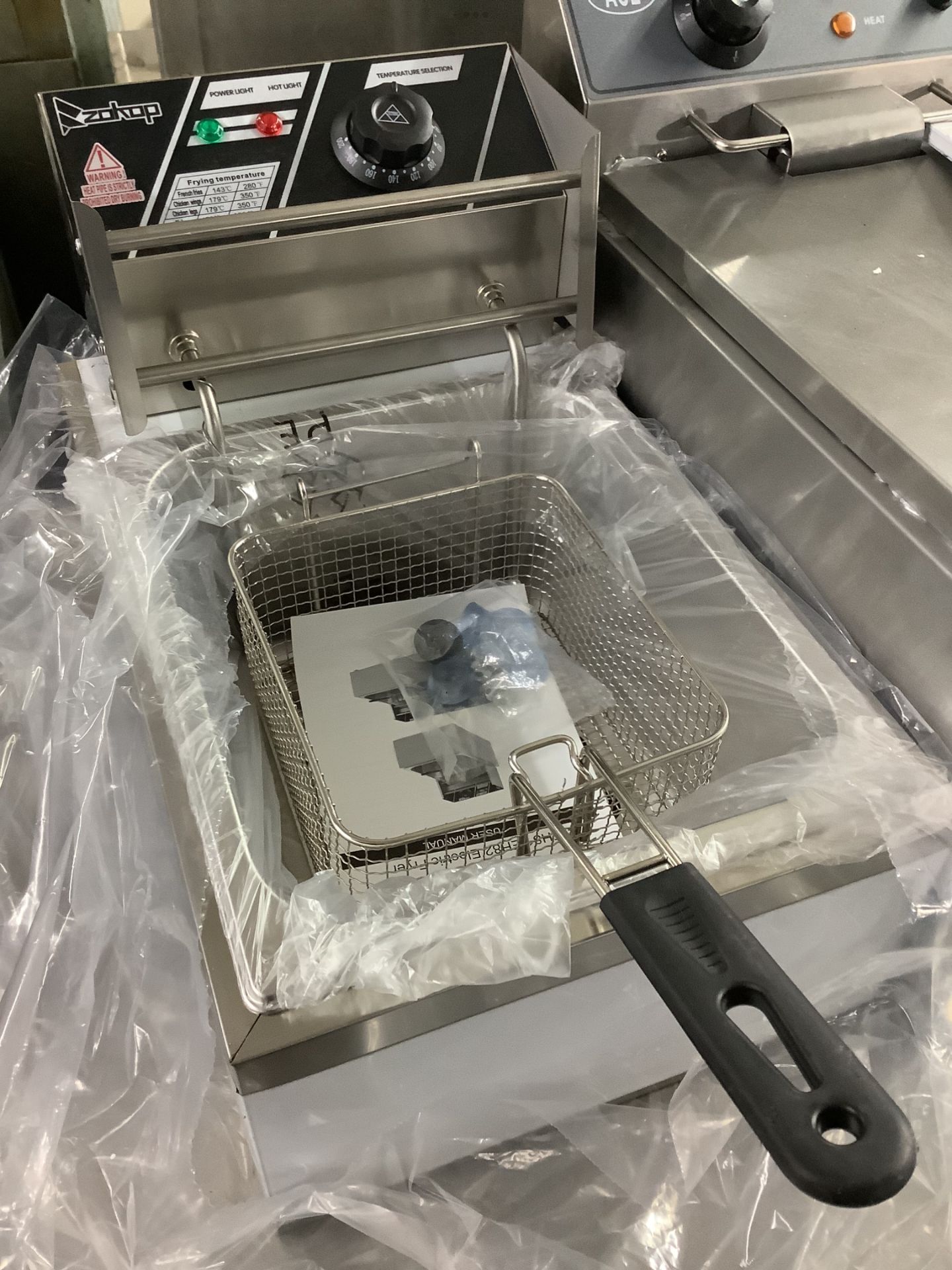 Brand New Electric Fryer In Box - Image 2 of 2