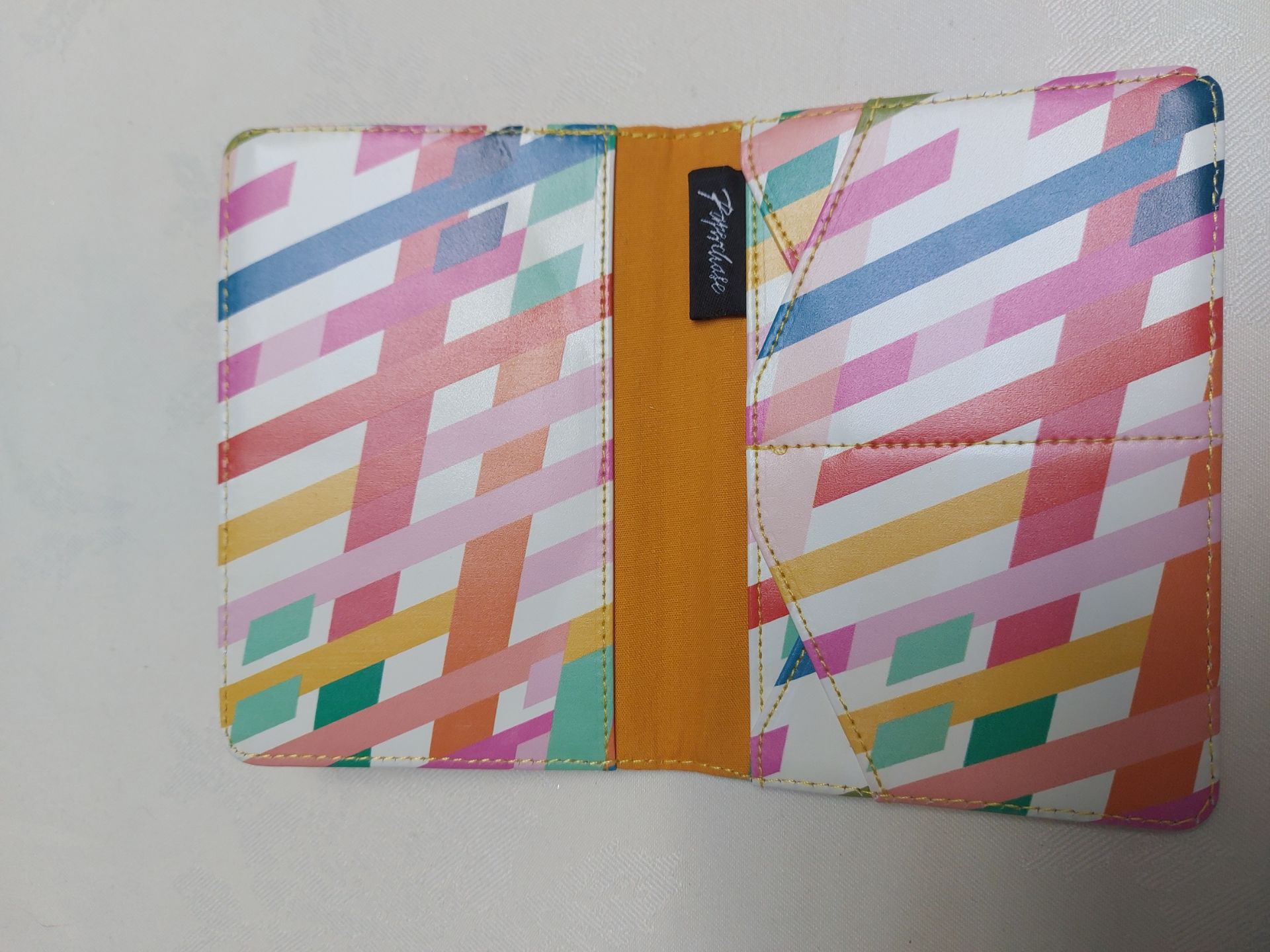 Passport Holder x 4 Geo Colourful - Image 3 of 3