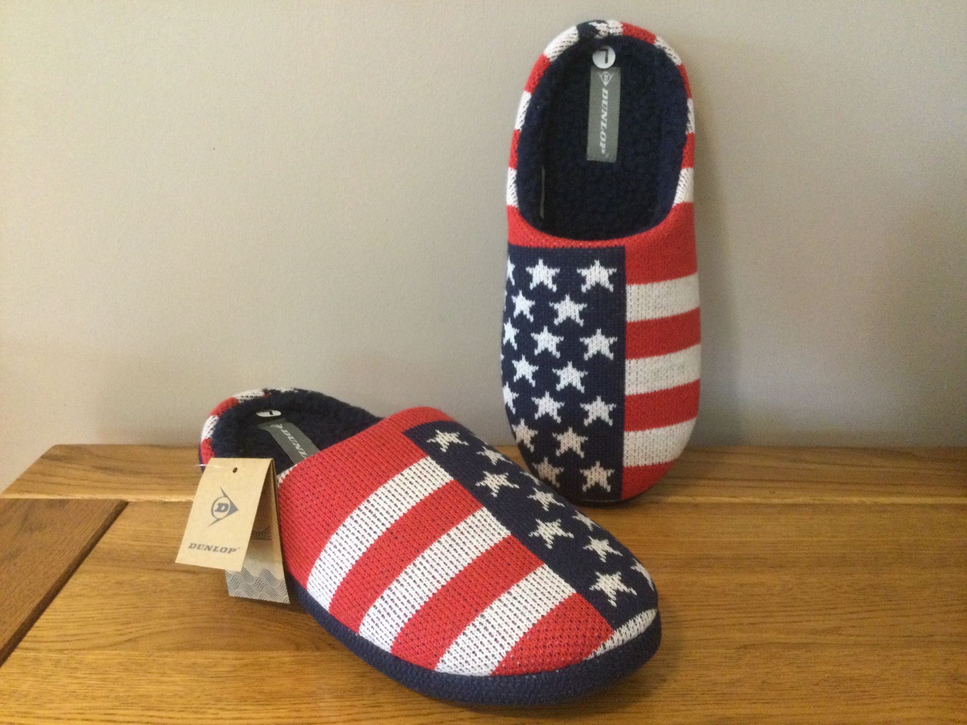 Job Lot 10 x Pairs Men's Dunlop, “USA Stars and Stripes” Memory Foam, Mule Slippers, Size L (10/1... - Image 3 of 7