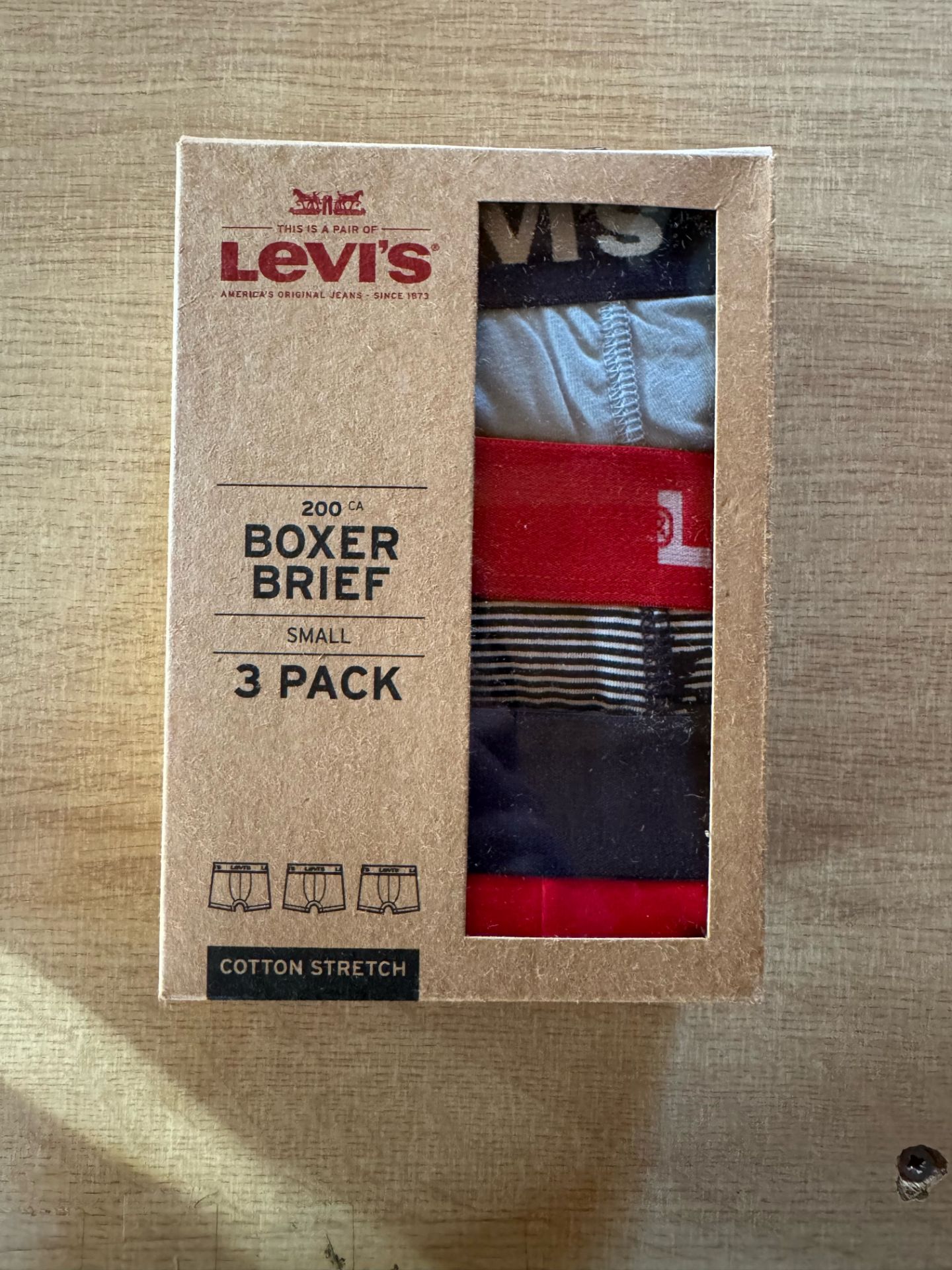 1 x Levi's 200CA Boxer Briefs 3 Pack Palmtree Print Red/Blue Size Small Original Box - Image 2 of 2