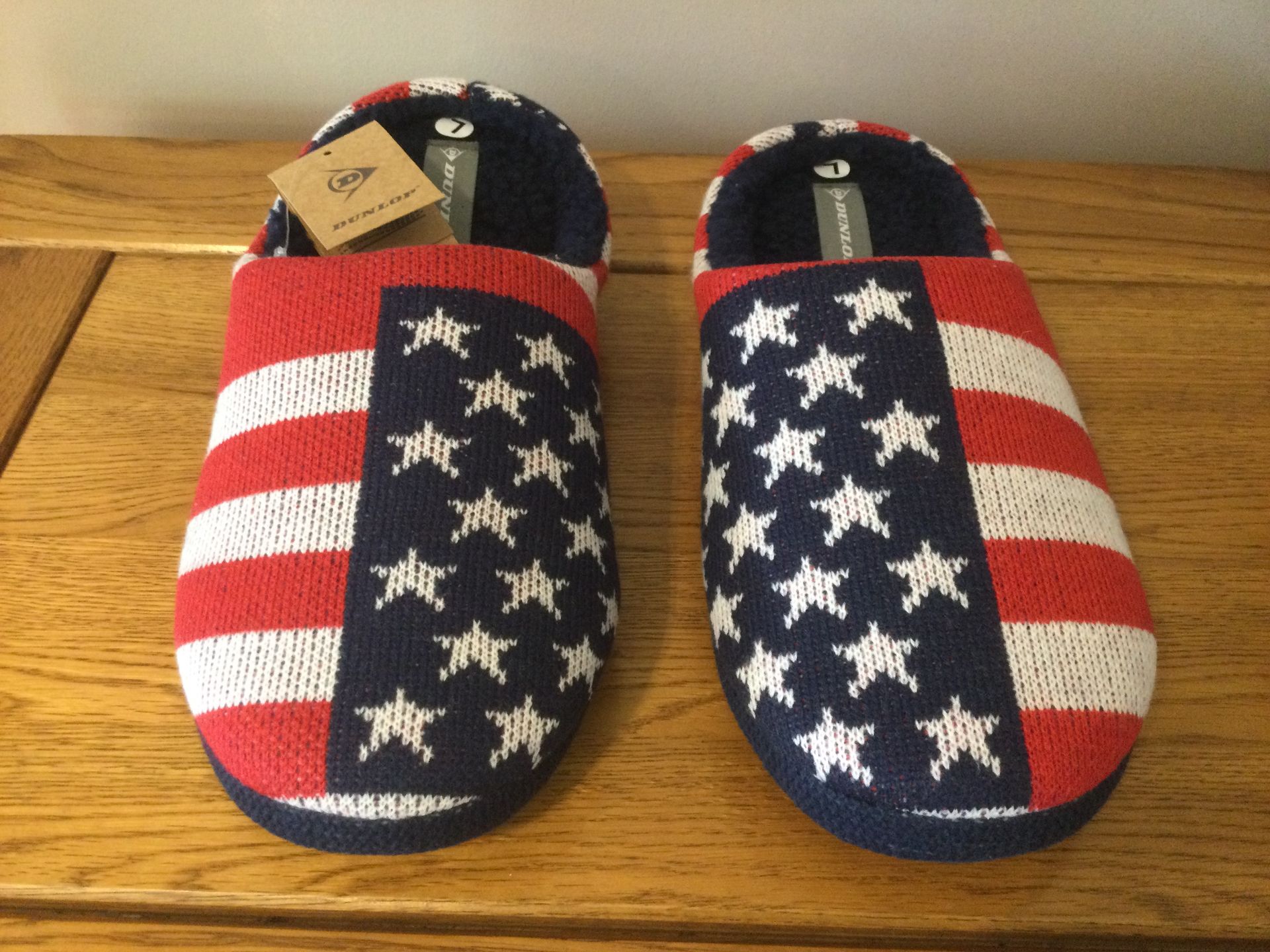 Job Lot 10 x Pairs Men's Dunlop, “USA Stars and Stripes” Memory Foam, Mule Slippers, Size L (10/1... - Image 5 of 7