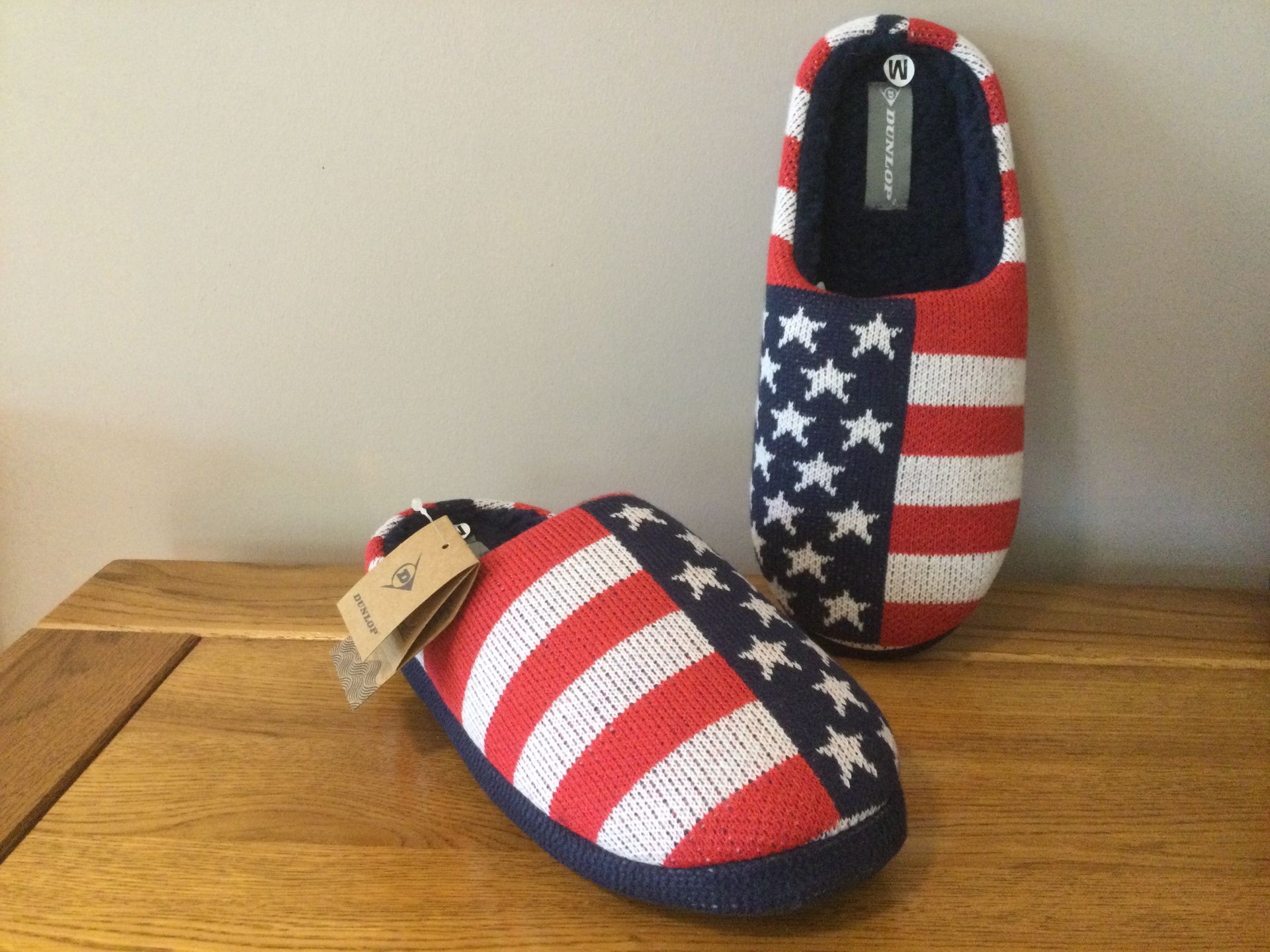 Job Lot 10 x Pairs Men's Dunlop, “USA Stars and Stripes” Memory Foam, Mule Slippers, Size M (8/9) - Image 6 of 7