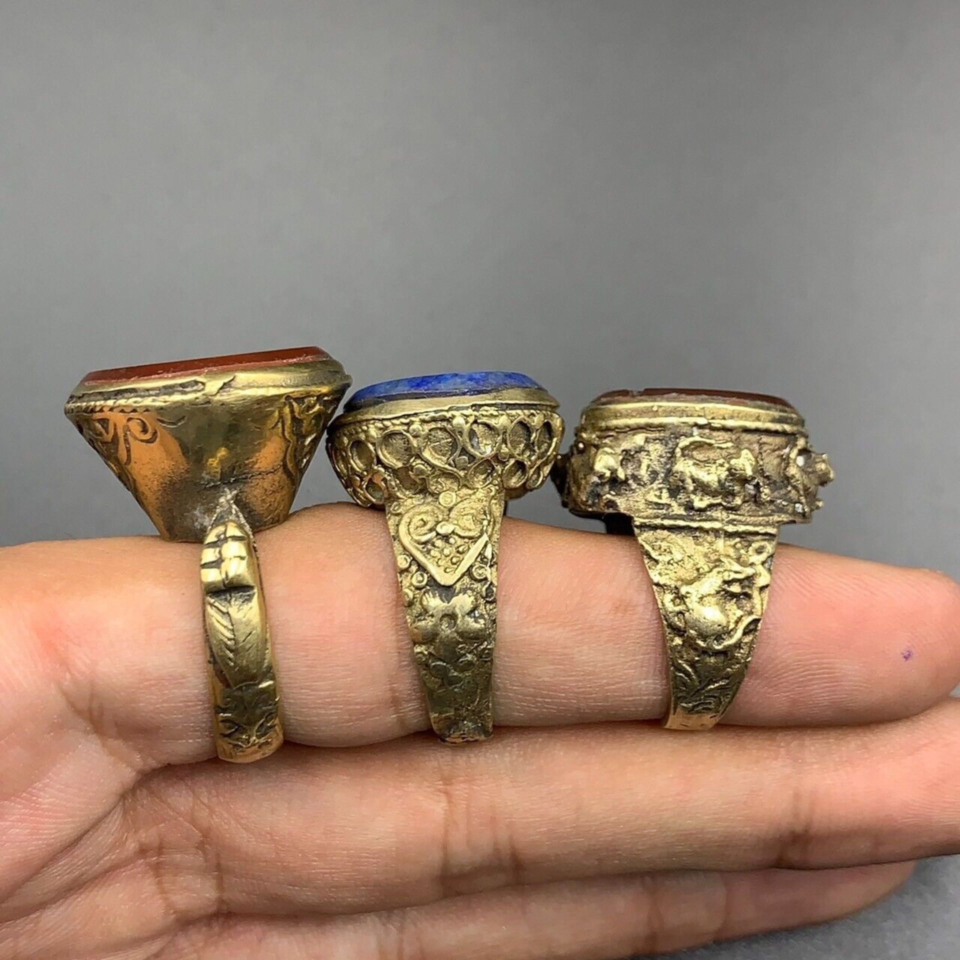 3 Piece Near Eastern Beautiful Hand Carved Carnelian & Lapis Lazul Bronze Rings - Image 8 of 8