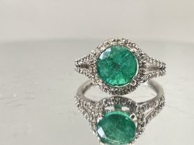 Beautiful 1.96Ct Natural Emerald With Natural Diamonds & 18k Gold