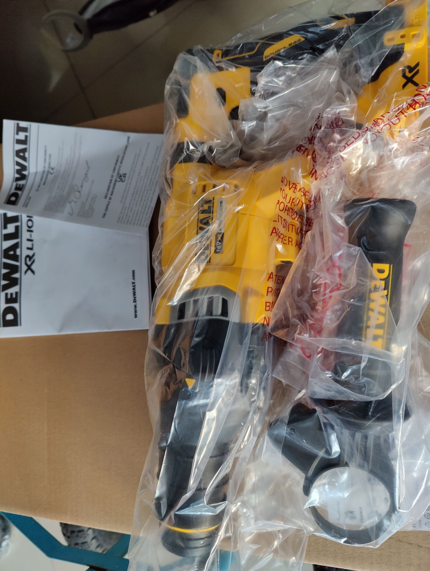 NEW & BOXED DEWALT DCK207P2T - XR BRUSHLESS COMBI SDS TWIN PACK - DCH273 SDS & DCD796 WITH 2X 5AH - Bild 9 aus 9