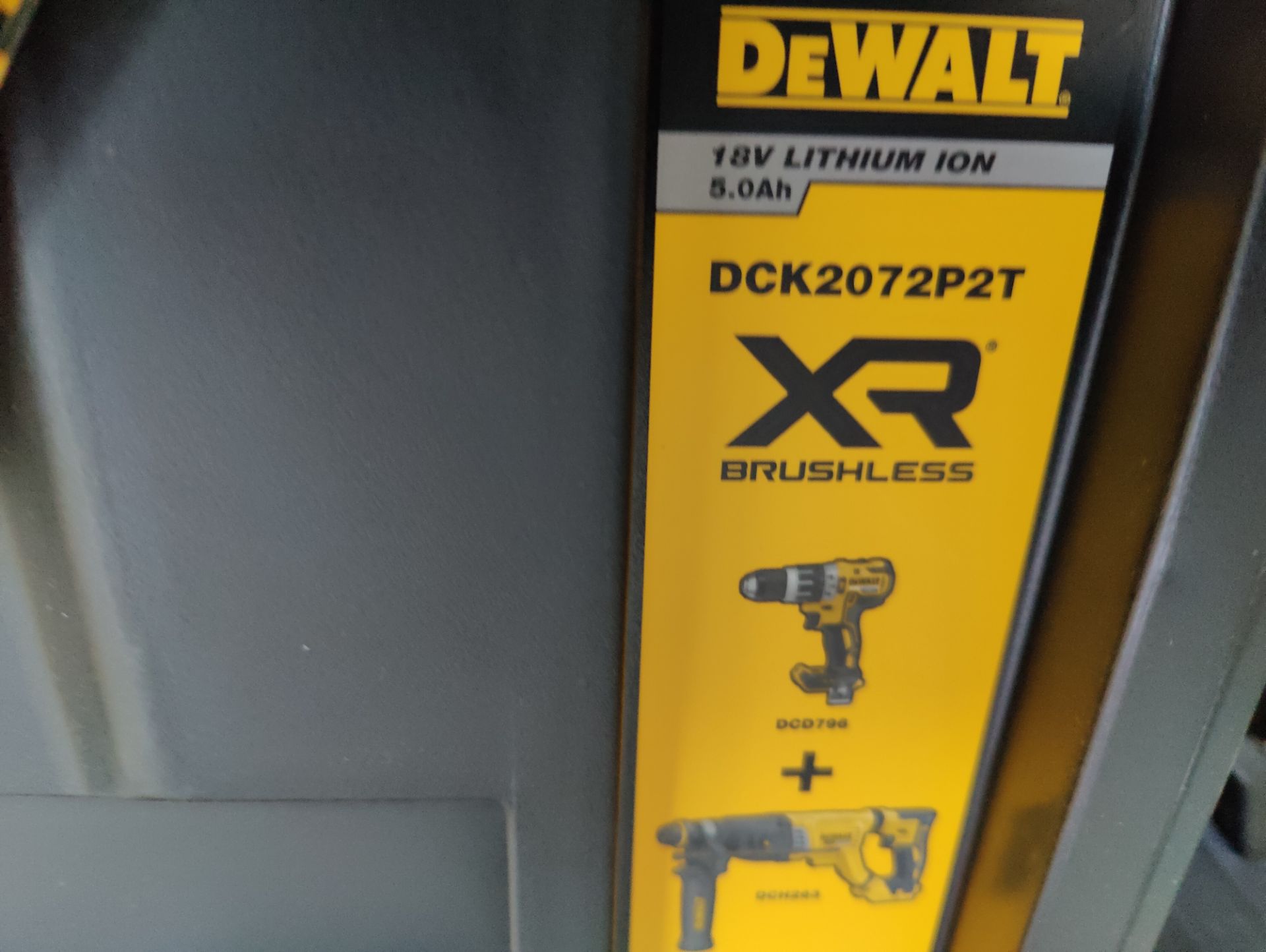 NEW & BOXED DEWALT DCK207P2T - XR BRUSHLESS COMBI SDS TWIN PACK - DCH273 SDS & DCD796 WITH 2X 5AH - Bild 2 aus 9