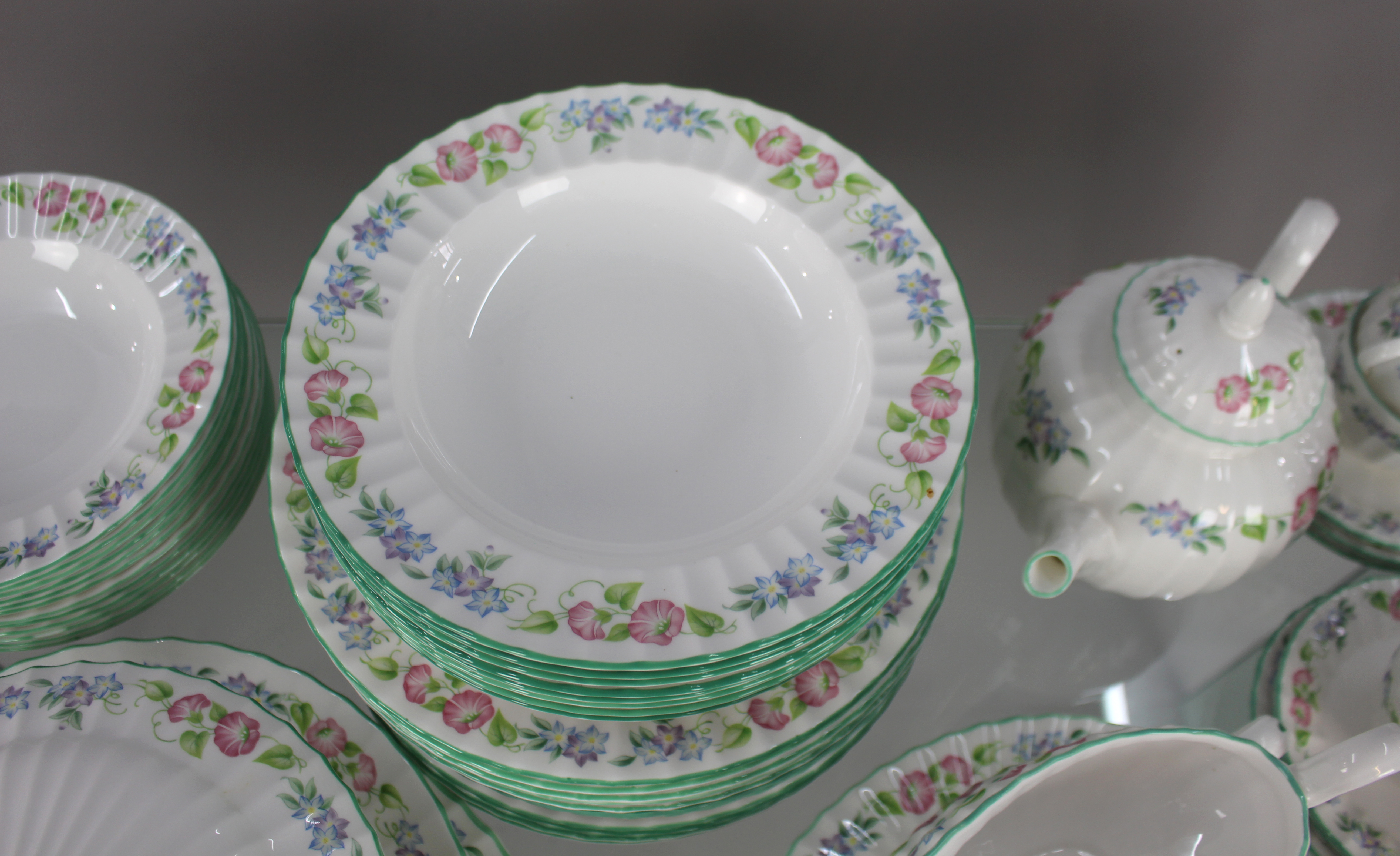 Royal Worcester English Garden 12 Place Dinner Service - Image 9 of 9