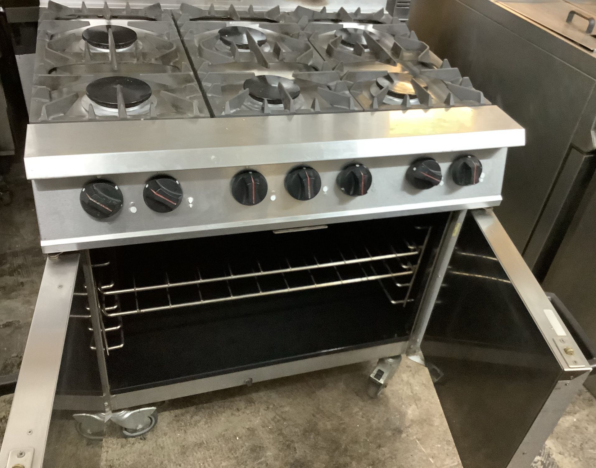 Falcoln Dominator 6 Burner Gas Cooker