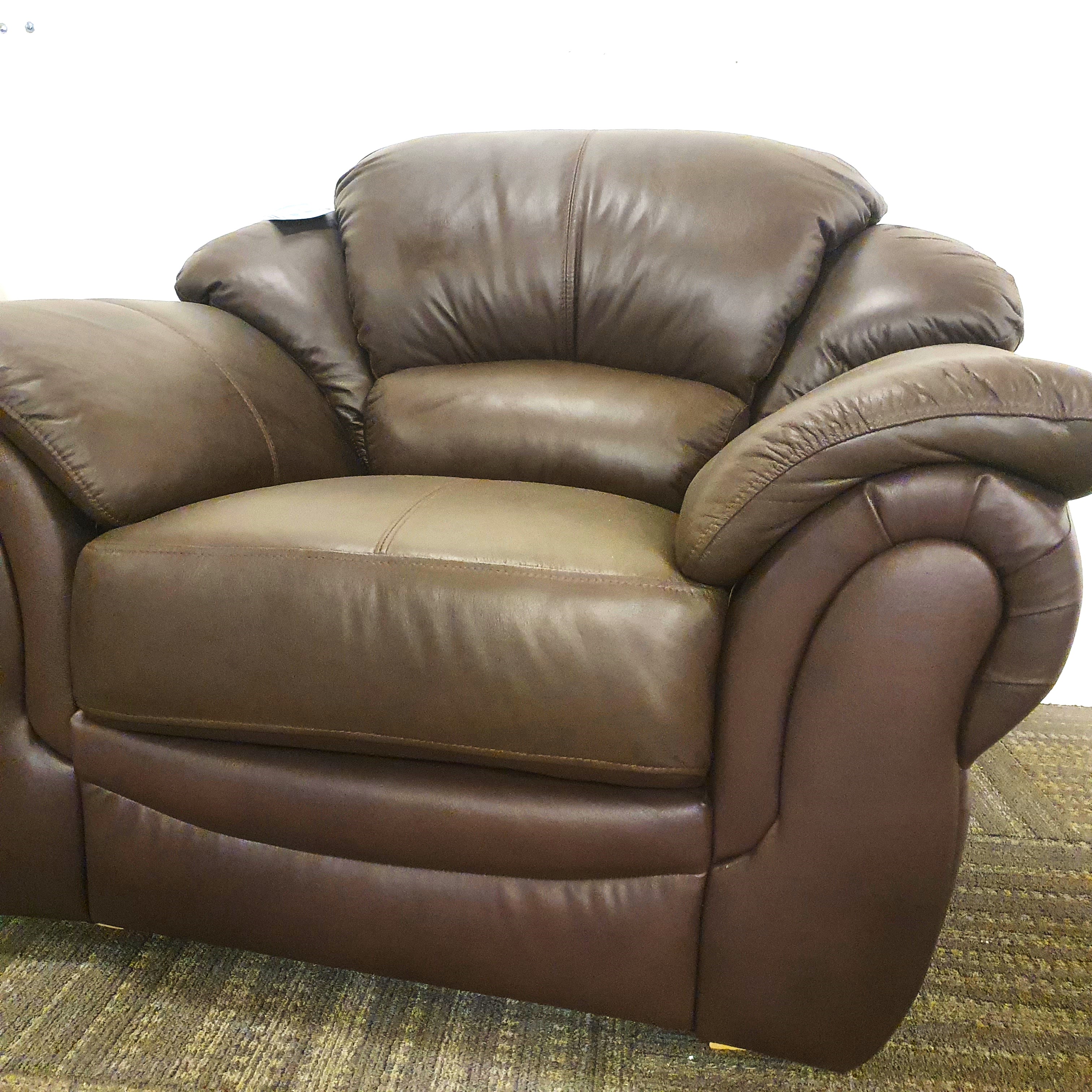 Real Brown Leather Large Quality Arm Chair. 118cm across x 86cm tall x 99cm deep. Rrp £999 - Image 2 of 6