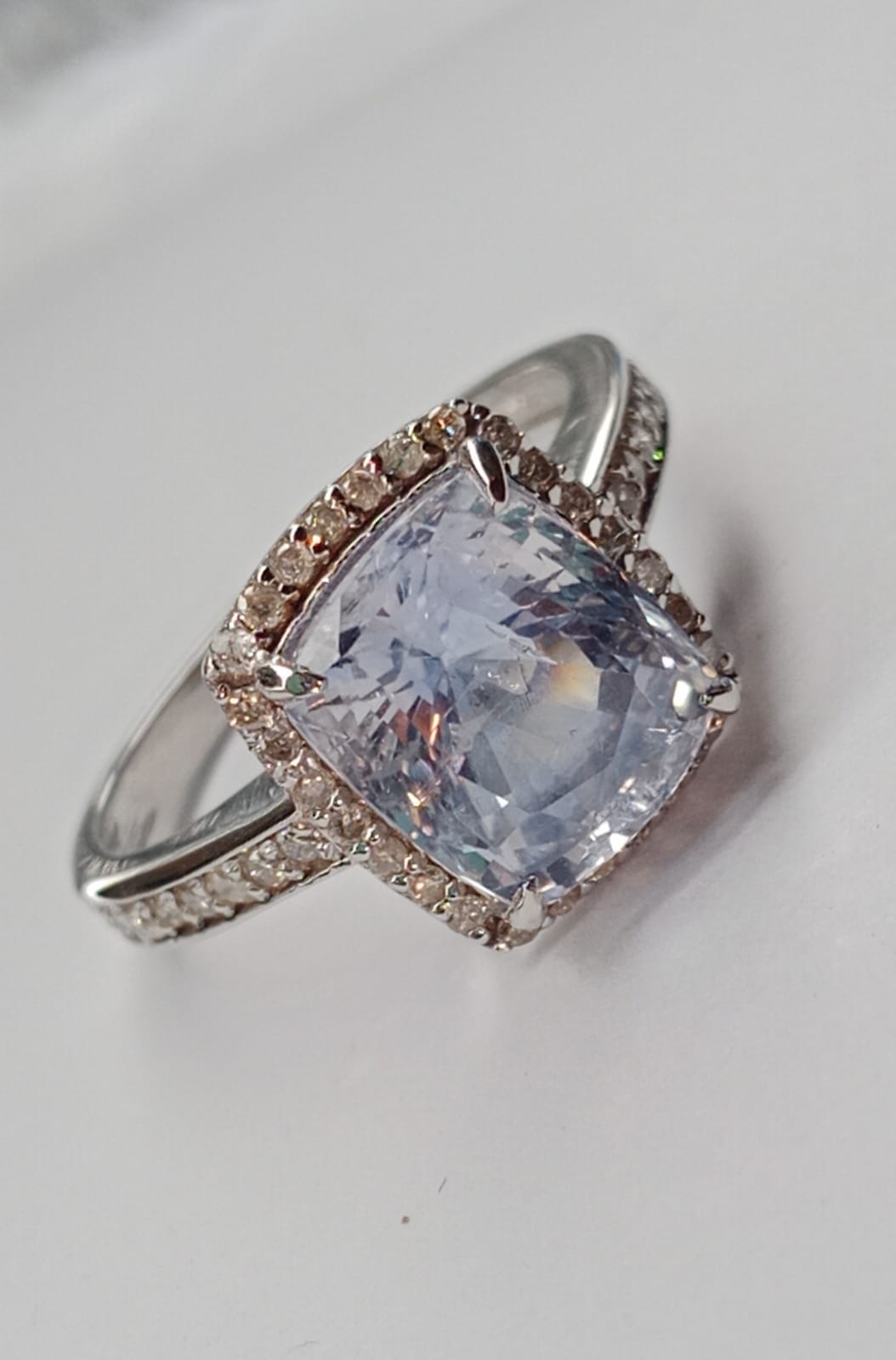 Beautiful 4.74 CT Unheated/Untreated Ceylon Blue Sapphire Diamonds & 18k Gold - Image 2 of 8