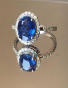 Beautiful Natural Ceylon Royal Blue Sapphire W Natural Diamonds & 18kGold