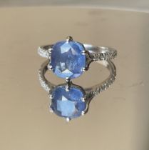 Beautiful Natural 3.36 CT Ceylon Blue Sapphire W Natural Diamonds & 18kGold