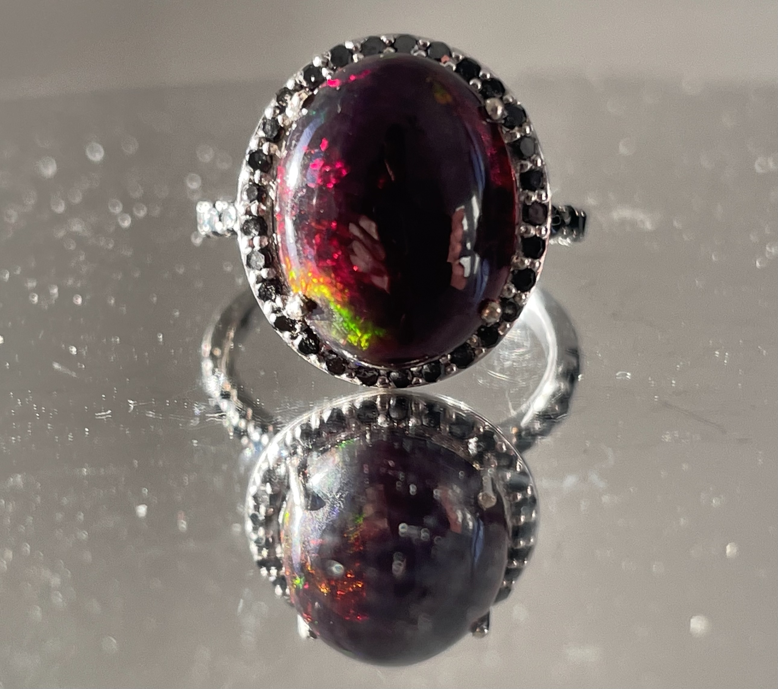 Beautiful 6.49 CT Natural Black Opal Ring With Natural Black Diamond & 18k Gold - Image 4 of 7