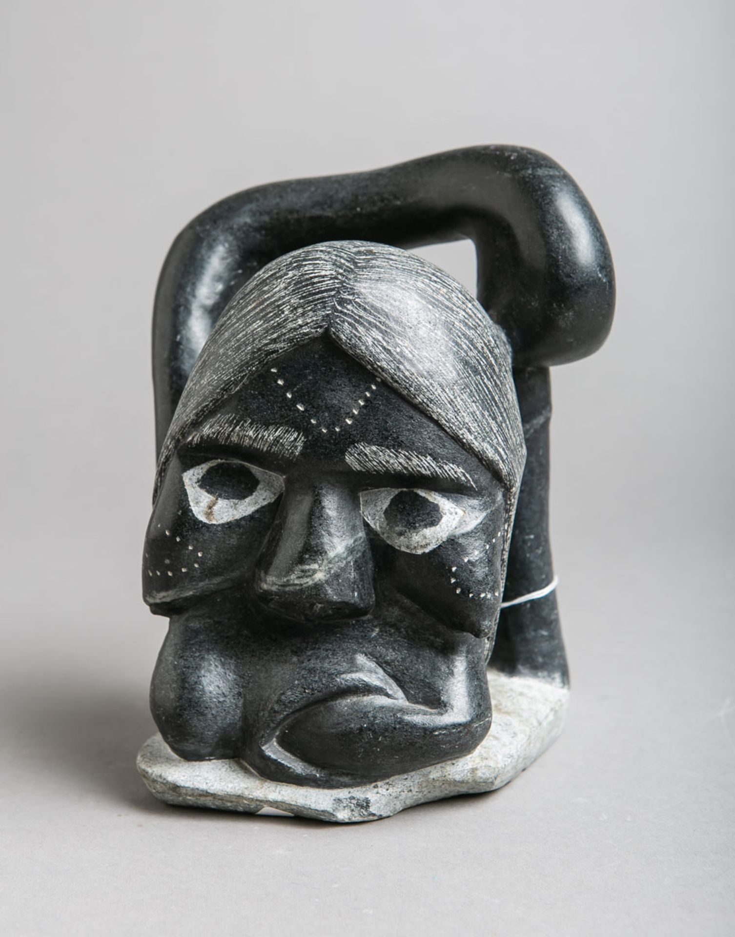 Amittu, Aisa (geb. 1951), Inuit-Figur "Von Nordlichtern erschreckt" (Akulivik)