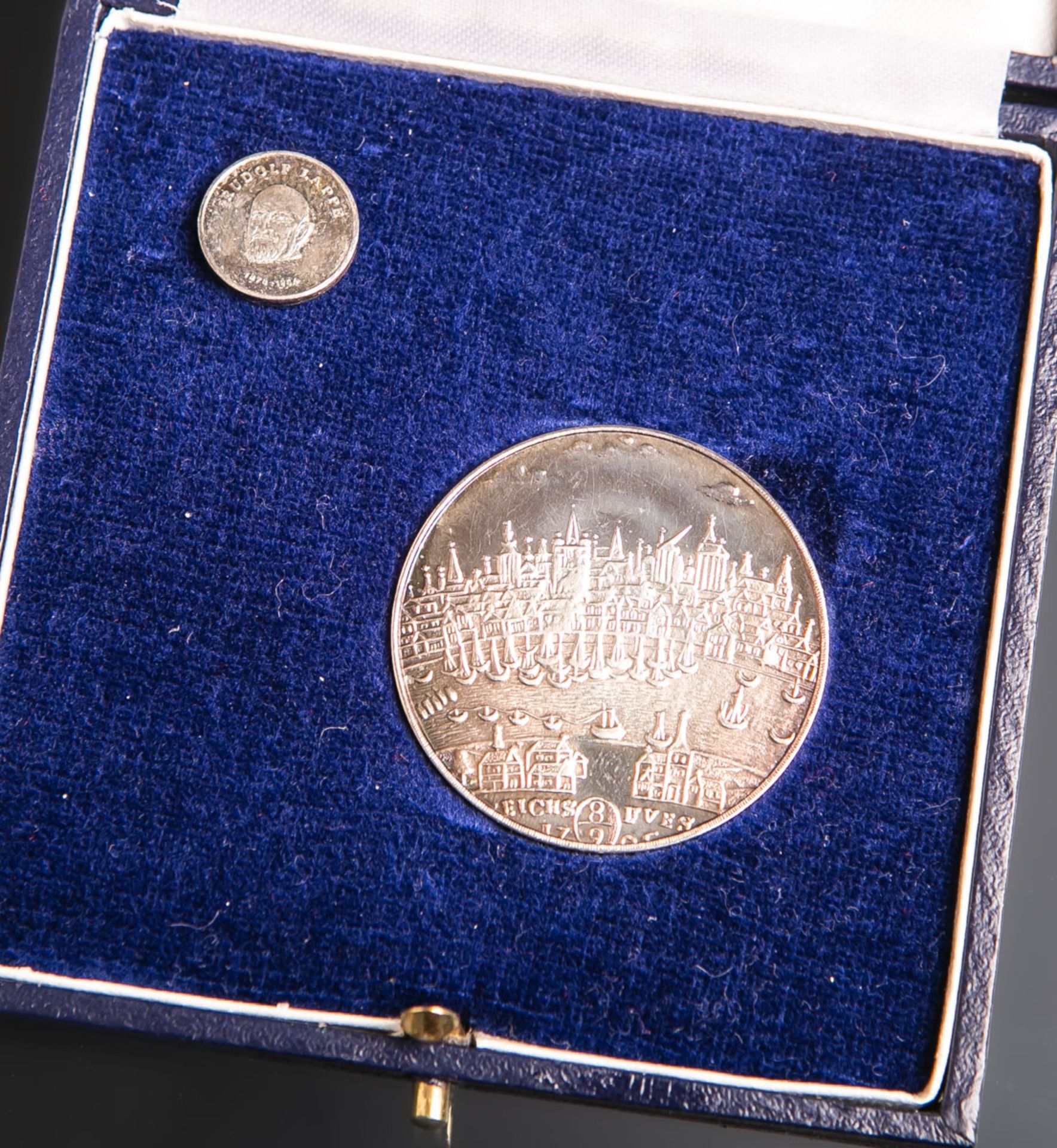 2-teiliges Set von Medaille und Nadel "Rudolf Lappe"