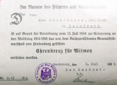 Urkunde über Ehrenkreuz für Witwen (2. WK, 1935)