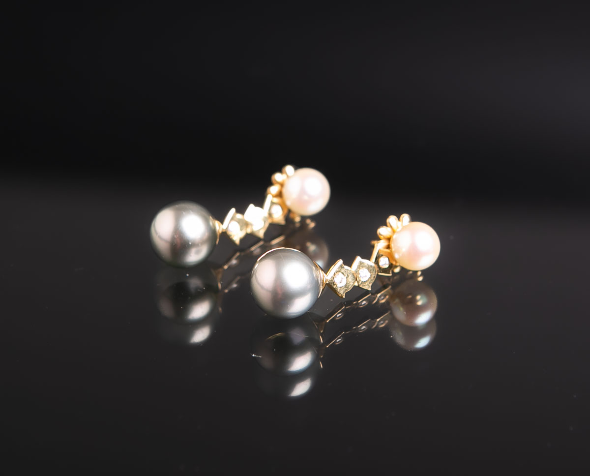 Paar Ohrhänger mit Perlen und Brillantbesatz 750 GG (Juwelier Goldbaur)