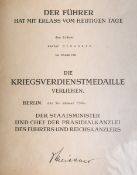 Große Verleihungsurkunde über die Kriegsverdienstmedaille (2. WK, 1944)