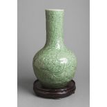 Seladon-Vase (Herkunft u. Alter unbekannt)